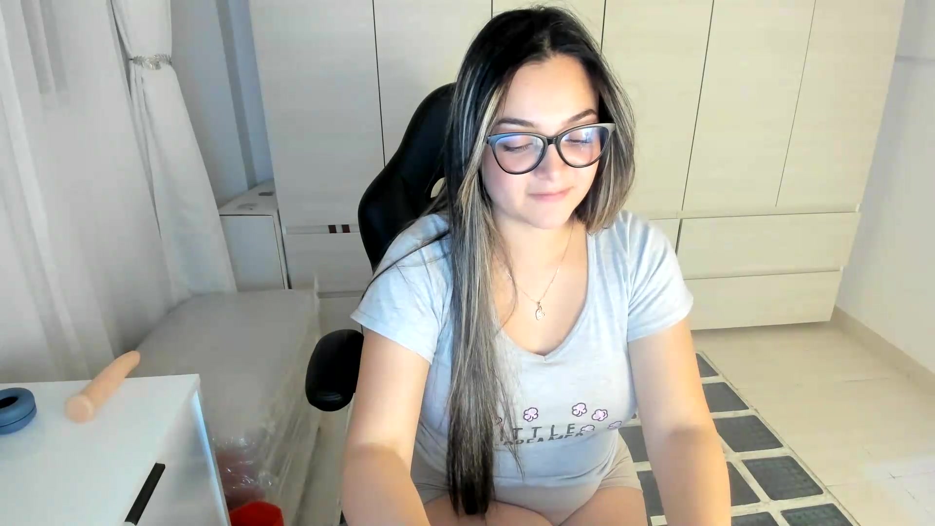 Gallery image thumbnail from Angel98_'s myfreecams stream on, 08/31/2026, 02:57 image 15 of 20