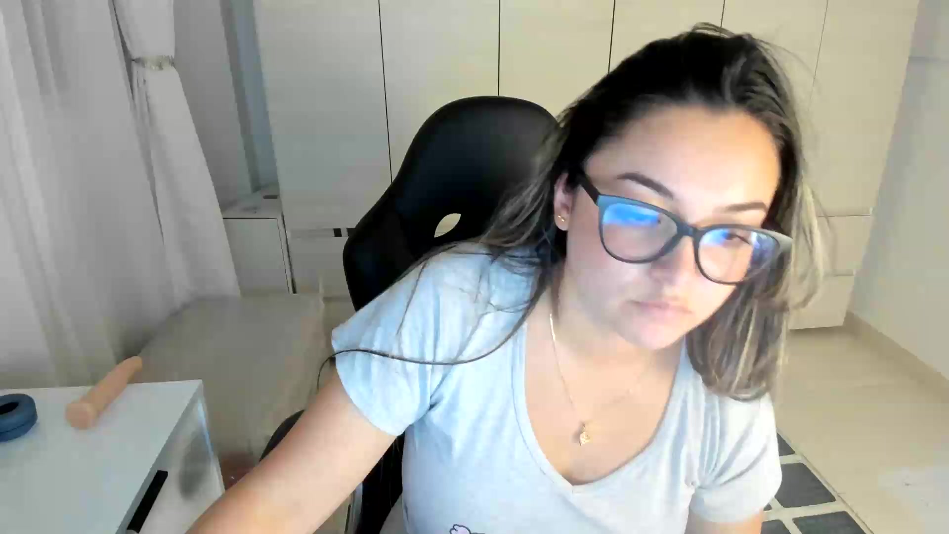 Gallery image thumbnail from Angel98_'s myfreecams stream on, 08/31/2026, 03:17 image 18 of 20