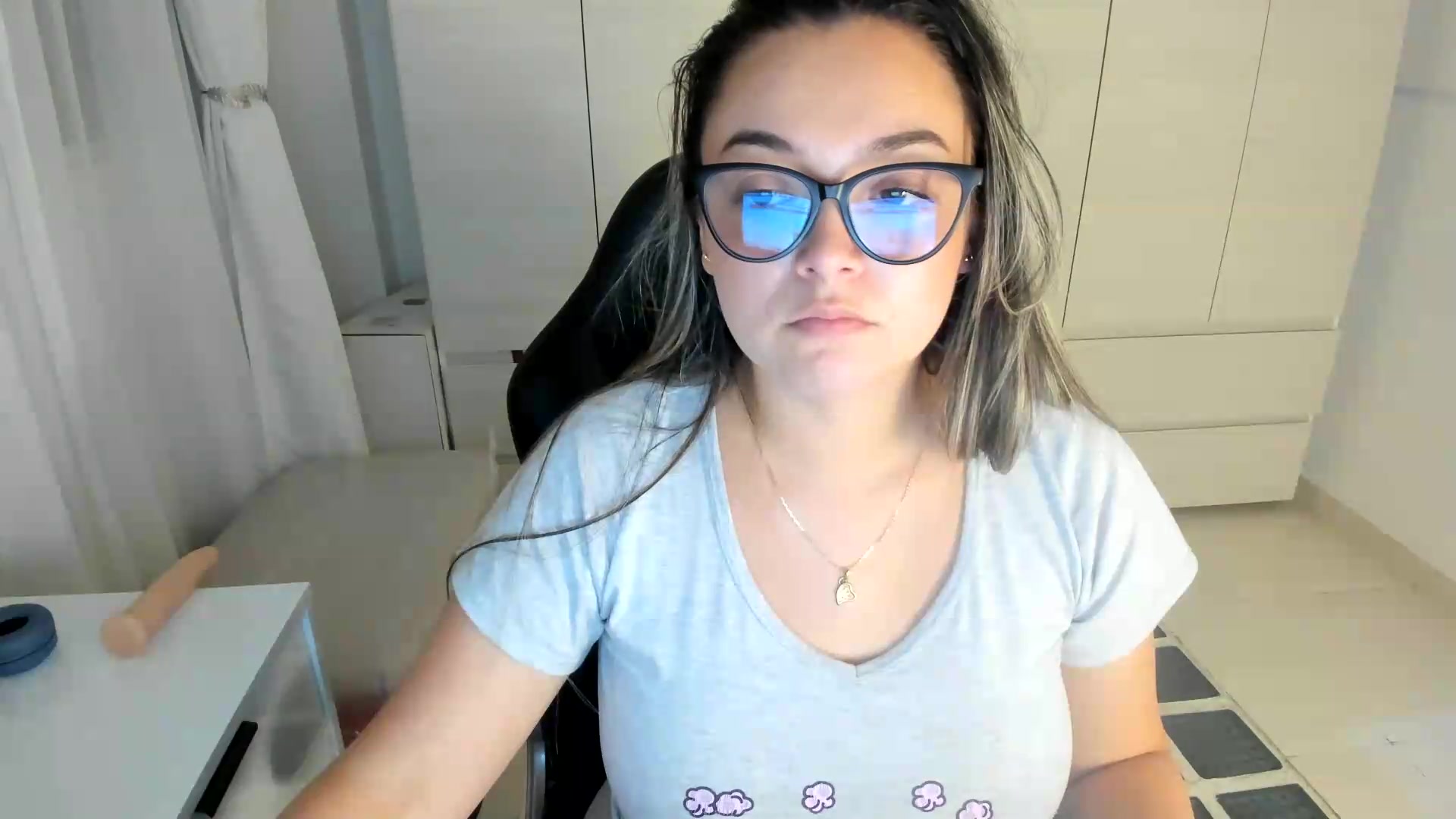 Gallery image thumbnail from Angel98_'s myfreecams stream on, 08/31/2026, 03:17 image 15 of 20