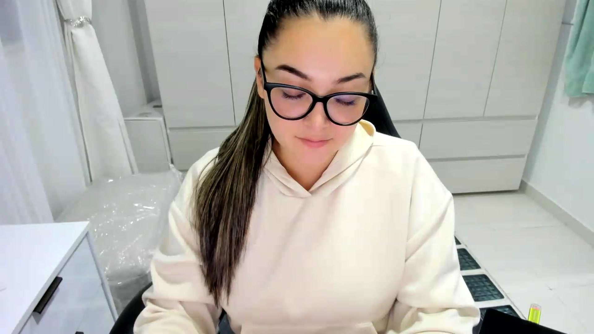Gallery image thumbnail from Angel98_'s myfreecams stream on, 09/08/2026, 01:21 image 6 of 20
