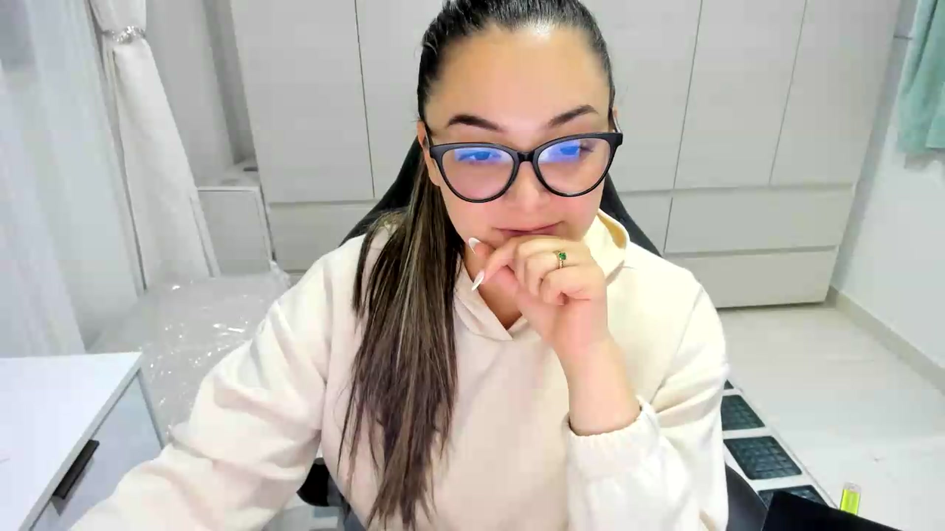 Gallery image thumbnail from Angel98_'s myfreecams stream on, 09/08/2026, 01:21 image 18 of 20