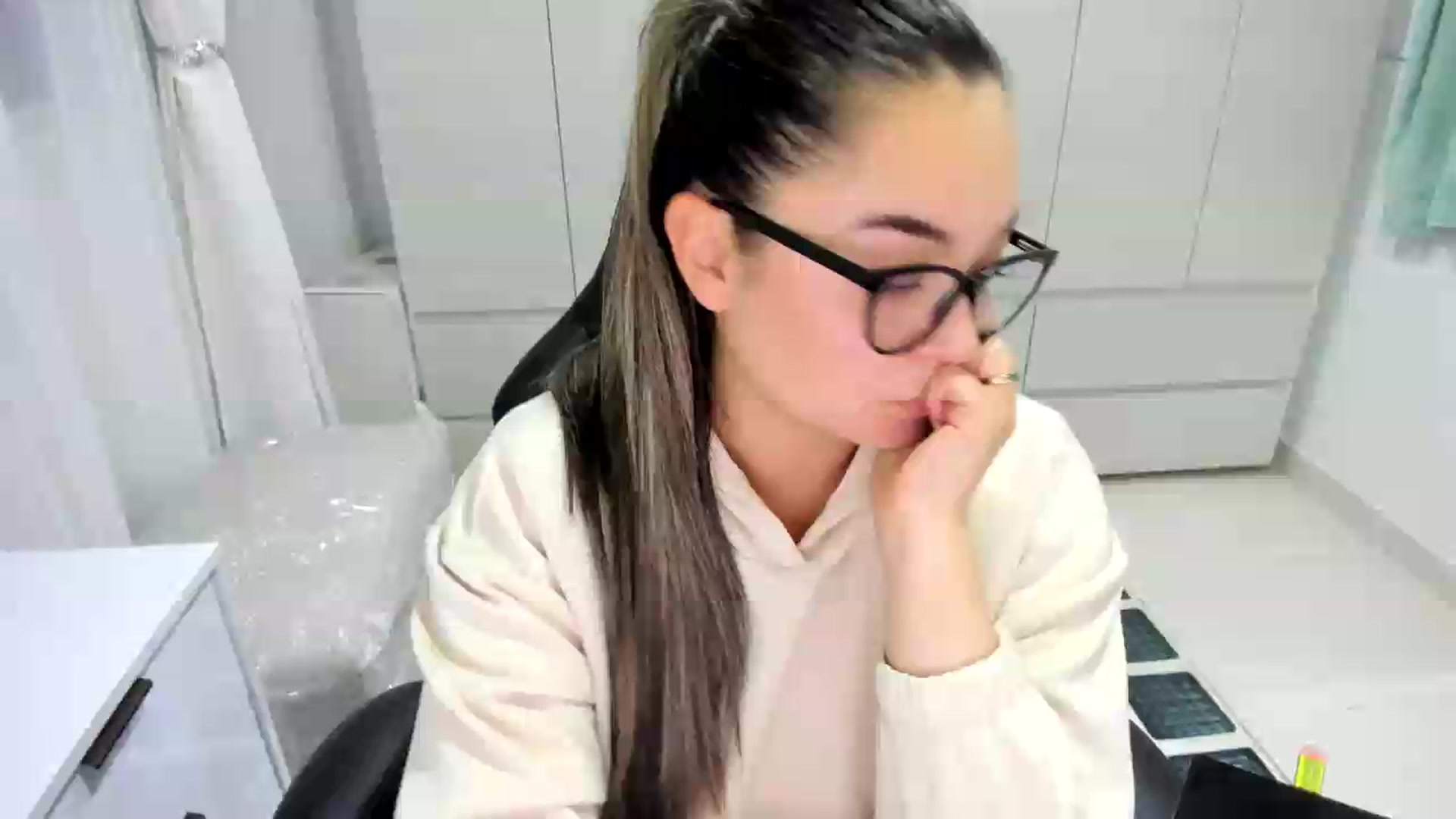 Gallery image thumbnail from Angel98_'s myfreecams stream on, 09/08/2026, 01:21 image 11 of 20