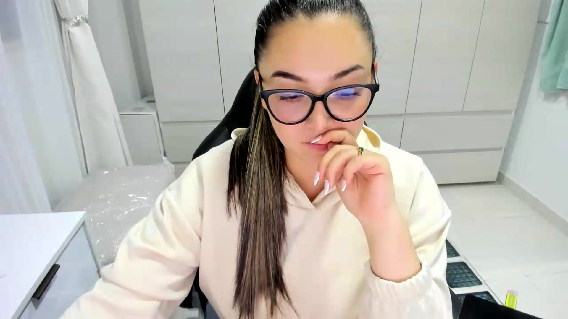 Gallery image thumbnail from Angel98_'s myfreecams stream on, 09/08/2026, 01:21 image 4 of 20