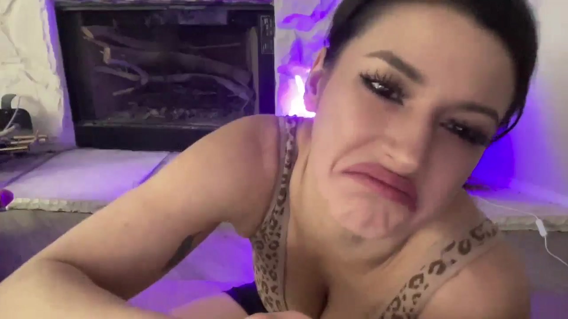 Gallery image thumbnail from Angel999's myfreecams stream on, 06/23/2024, 21:15 image 5 of 20