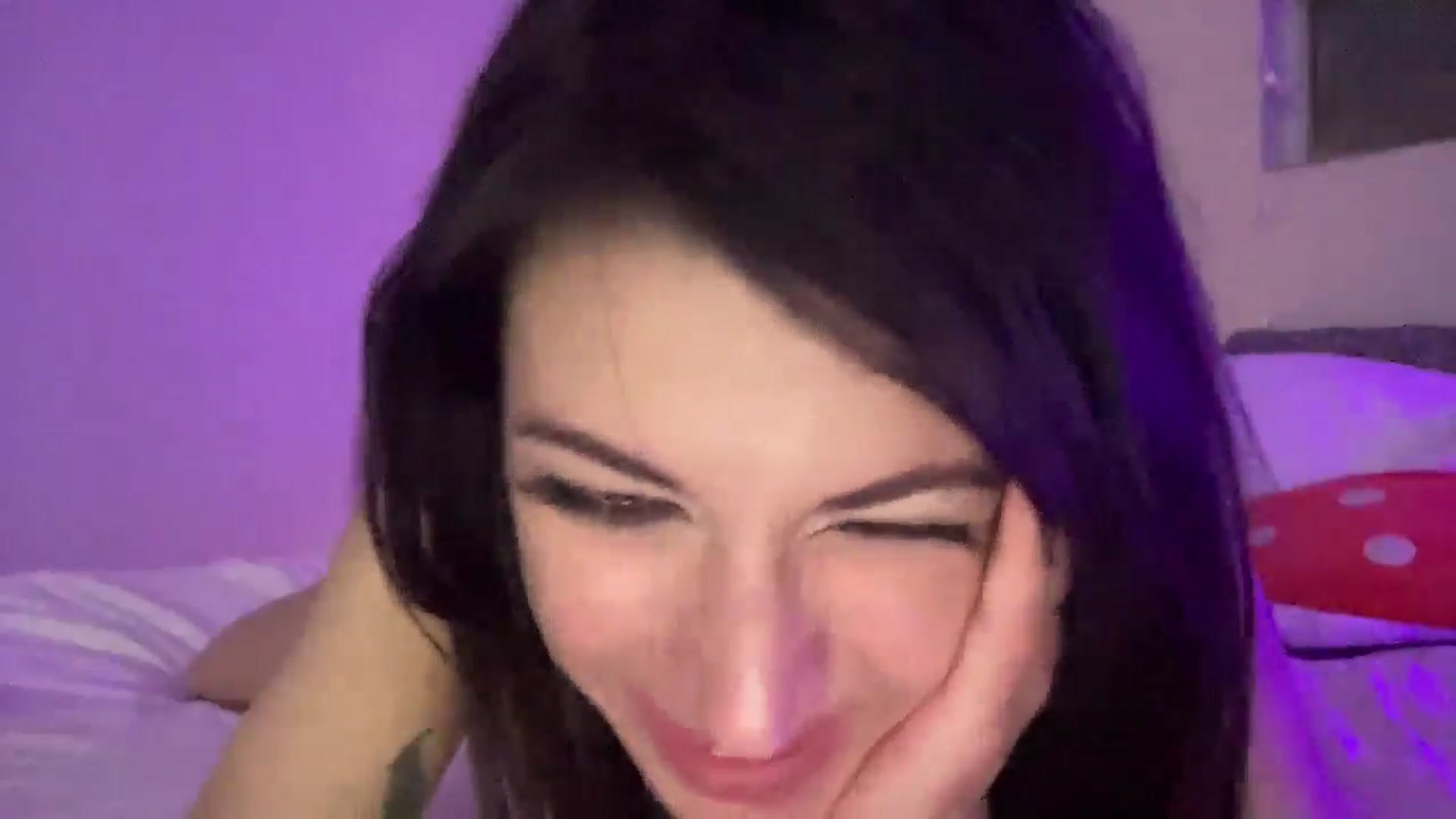 Gallery image thumbnail from Angel999's myfreecams stream on, 12/31/2024, 08:10 image 7 of 20