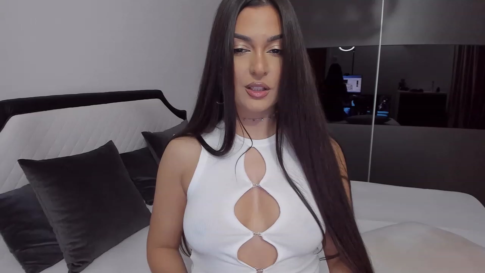 Gallery image thumbnail from AngelBaby__'s myfreecams stream on, 03/08/2023, 15:10 image 6 of 20