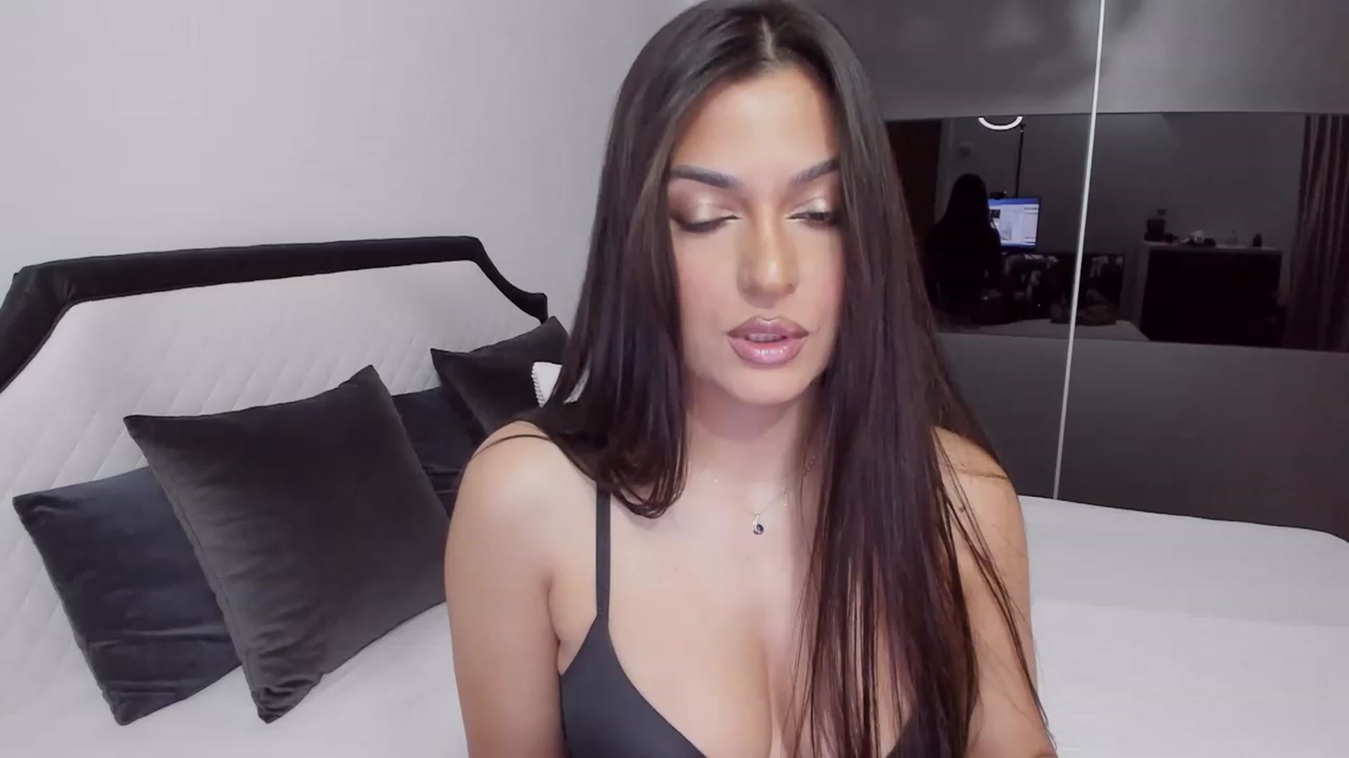 Gallery image thumbnail from AngelBaby__'s myfreecams stream on, 03/11/2023, 14:00 image 13 of 20