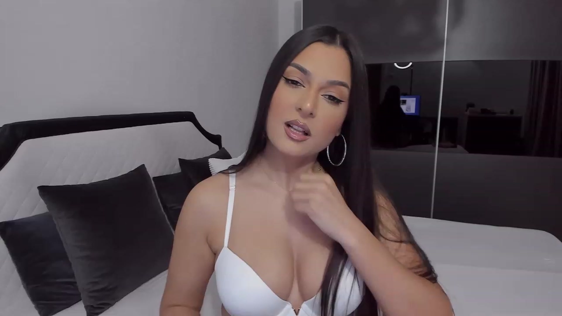 Gallery image thumbnail from AngelBaby__'s myfreecams stream on, 03/15/2023, 15:32 image 2 of 20