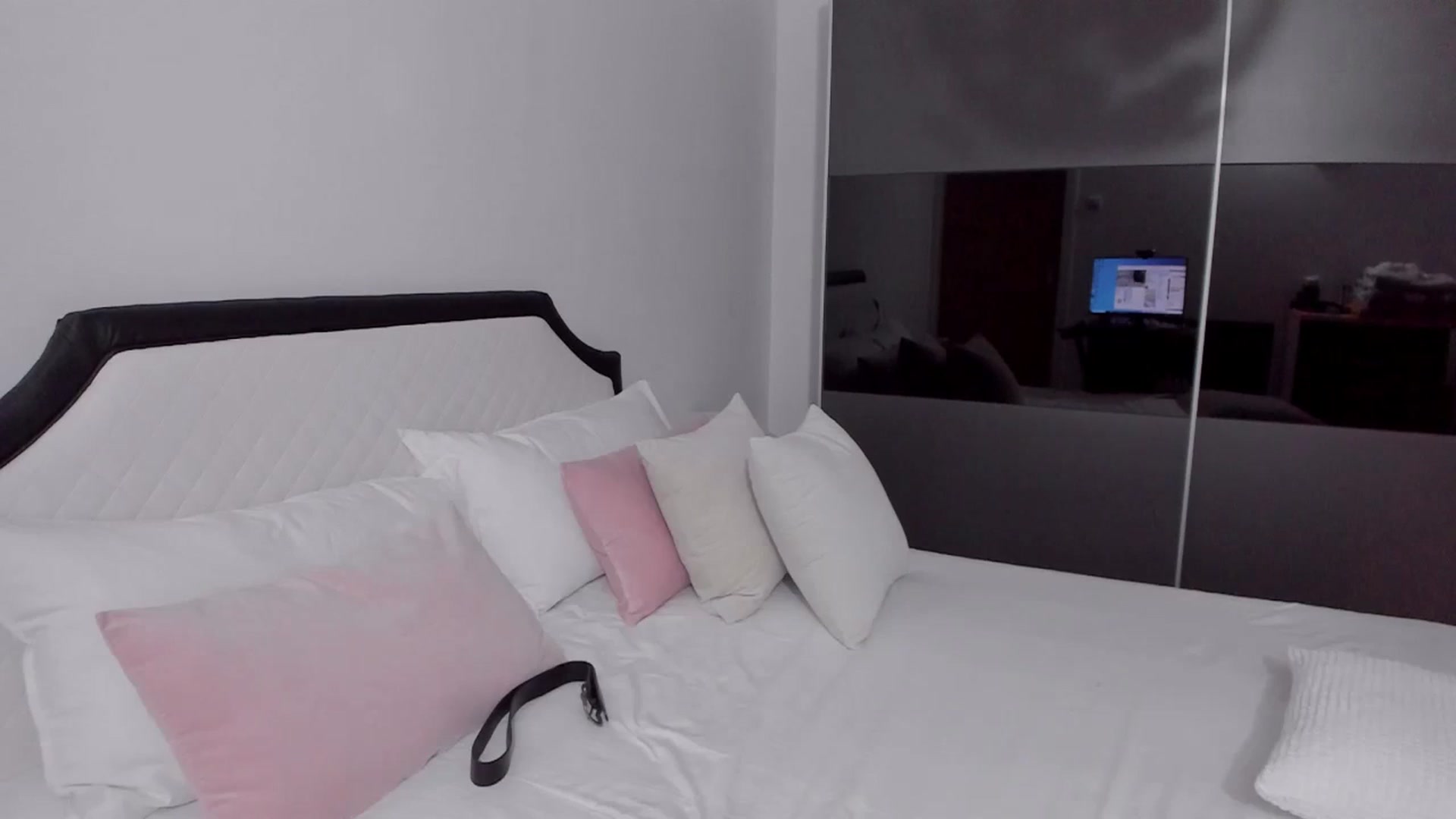Gallery image thumbnail from AngelBaby__'s myfreecams stream on, 11/10/2023, 14:40 image 18 of 20