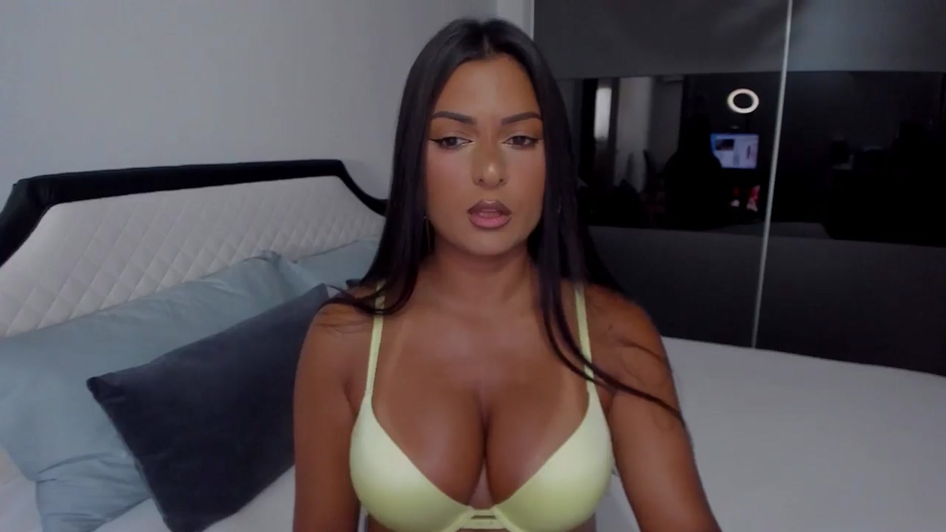 Gallery image thumbnail from AngelBaby__'s myfreecams stream on, 08/17/2024, 14:40 image 3 of 20