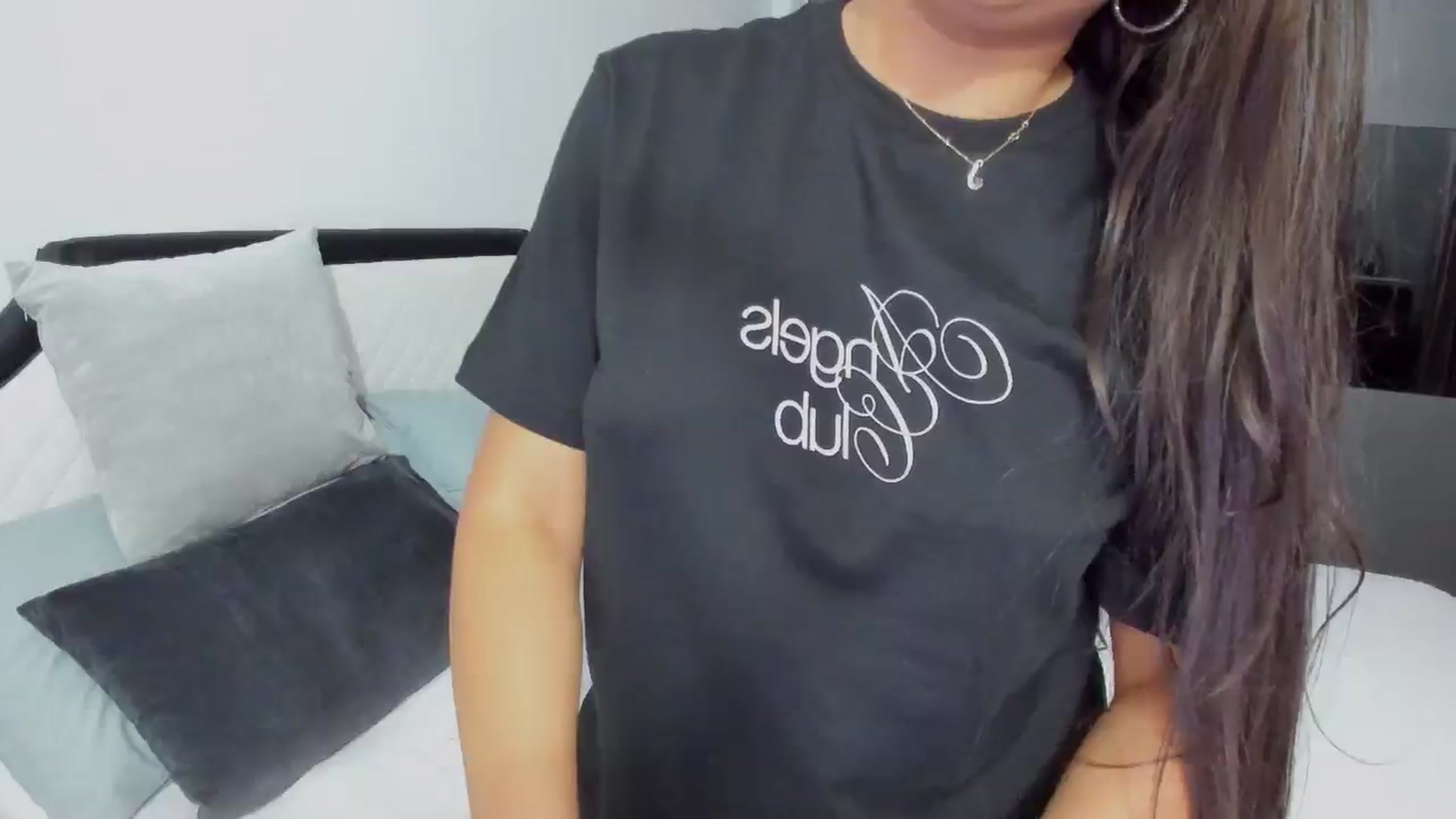Gallery image thumbnail from AngelBaby__'s myfreecams stream on, 01/03/2025, 17:18 image 8 of 20