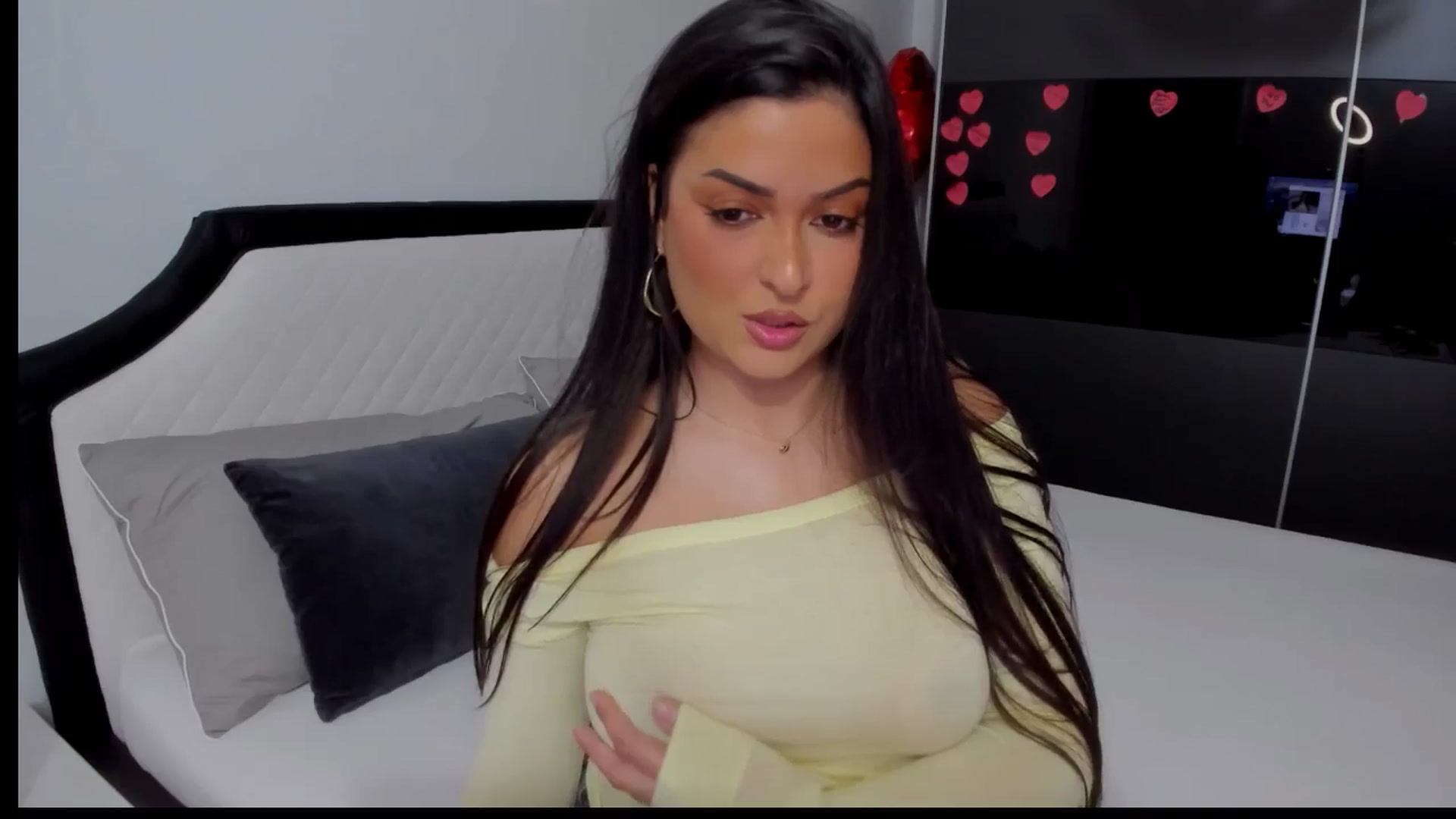 Gallery image thumbnail from AngelBaby__'s myfreecams stream on, 03/28/2025, 15:22 image 18 of 20