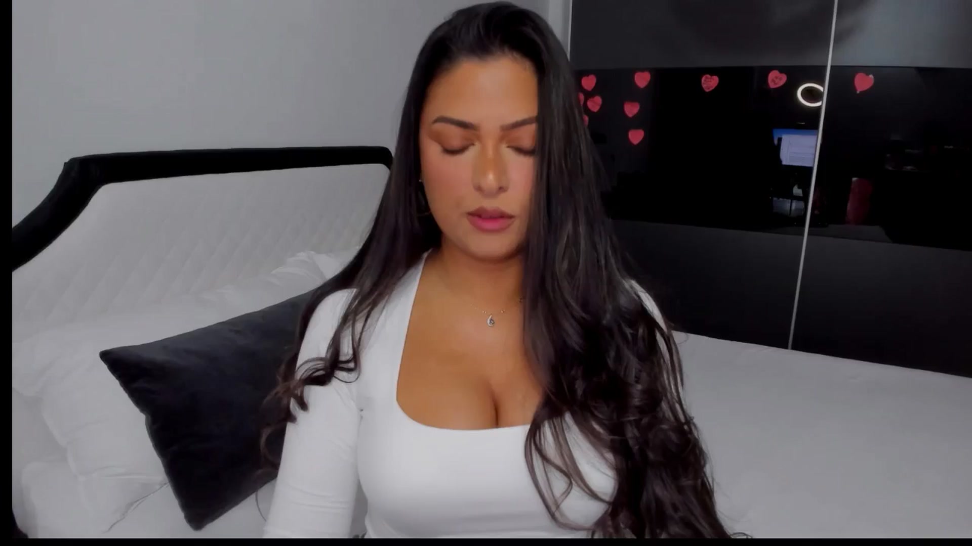 Gallery image thumbnail from AngelBaby__'s myfreecams stream on, 04/15/2025, 12:33 image 1 of 20