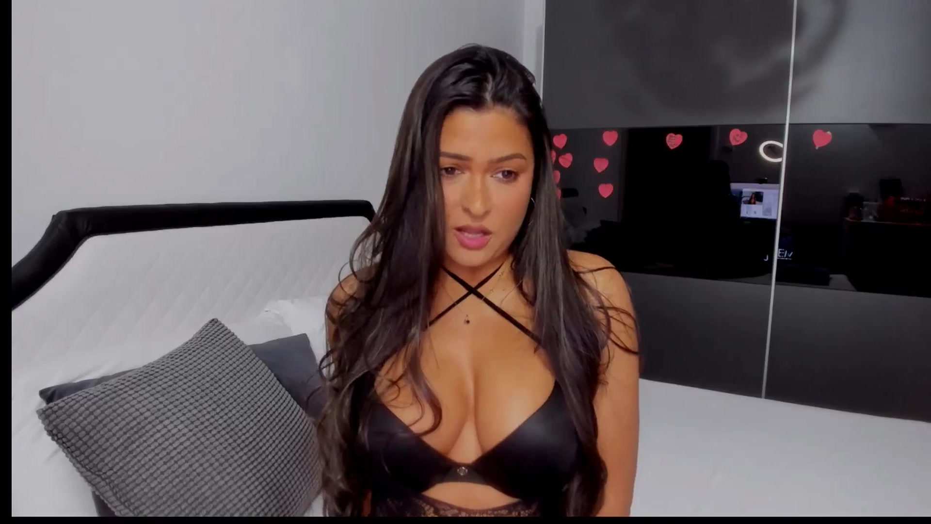 Gallery image thumbnail from AngelBaby__'s myfreecams stream on, 04/16/2025, 17:13 image 9 of 20