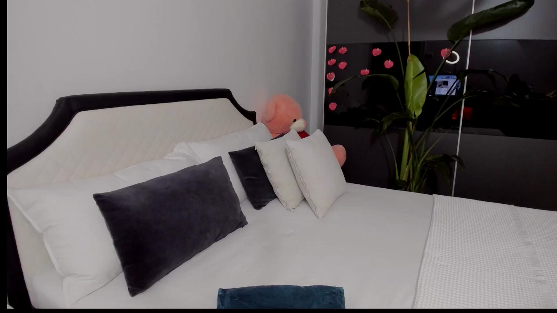 Gallery image thumbnail from AngelBaby__'s myfreecams stream on, 09/14/2025, 12:45 image 4 of 20
