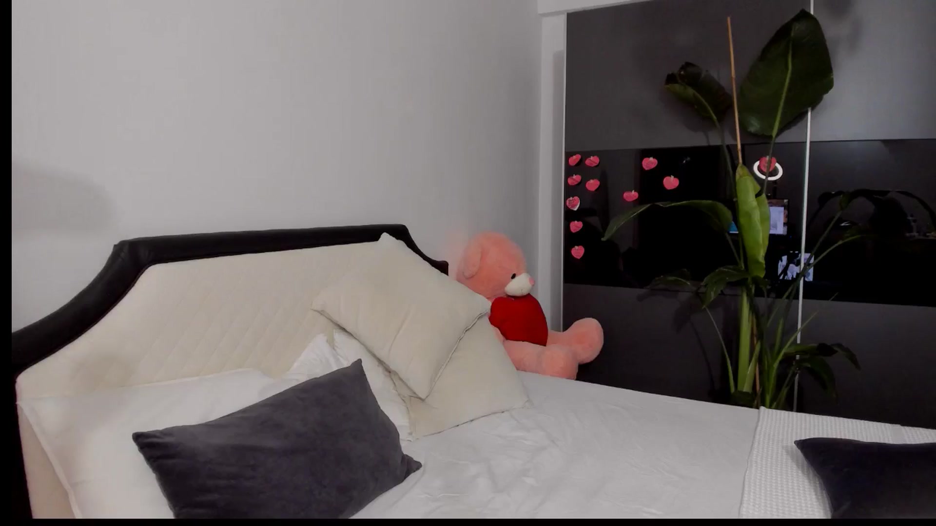 Gallery image thumbnail from AngelBaby__'s myfreecams stream on, 09/16/2025, 17:25 image 3 of 20