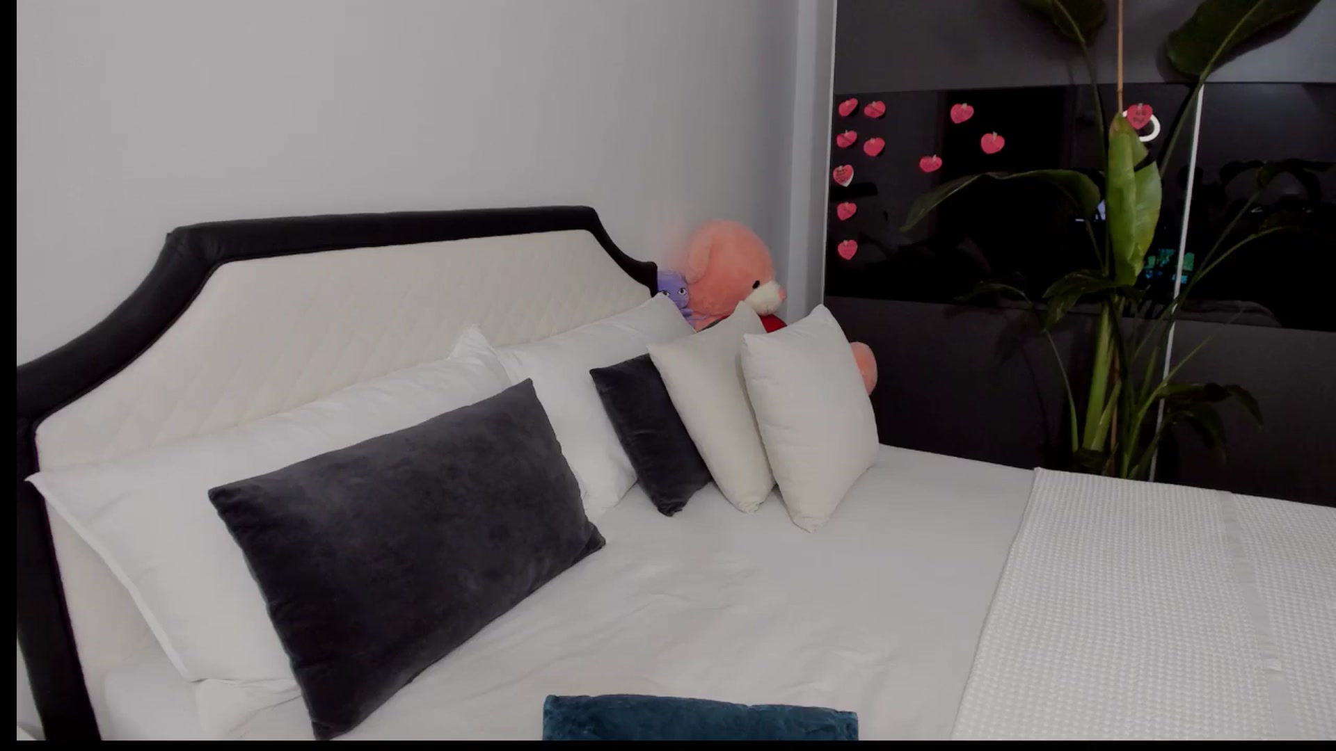 Gallery image thumbnail from AngelBaby__'s myfreecams stream on, 09/18/2025, 14:03 image 8 of 20