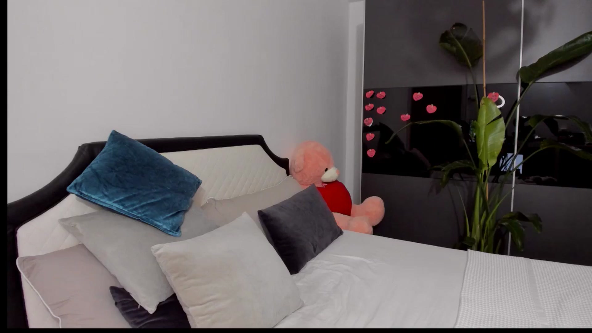Gallery image thumbnail from AngelBaby__'s myfreecams stream on, 09/19/2025, 17:50 image 2 of 20