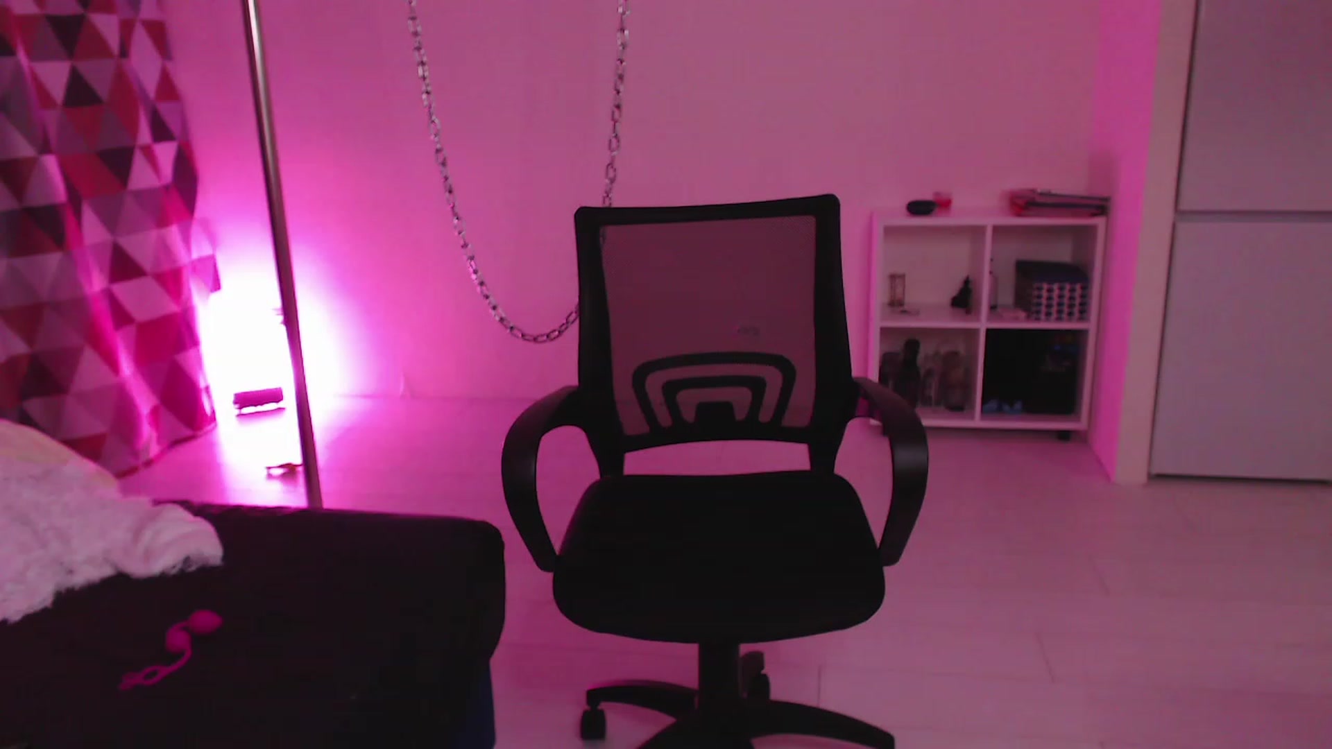 Gallery image thumbnail from AngelBelfire's myfreecams stream on, 11/16/2022, 07:53 image 3 of 20