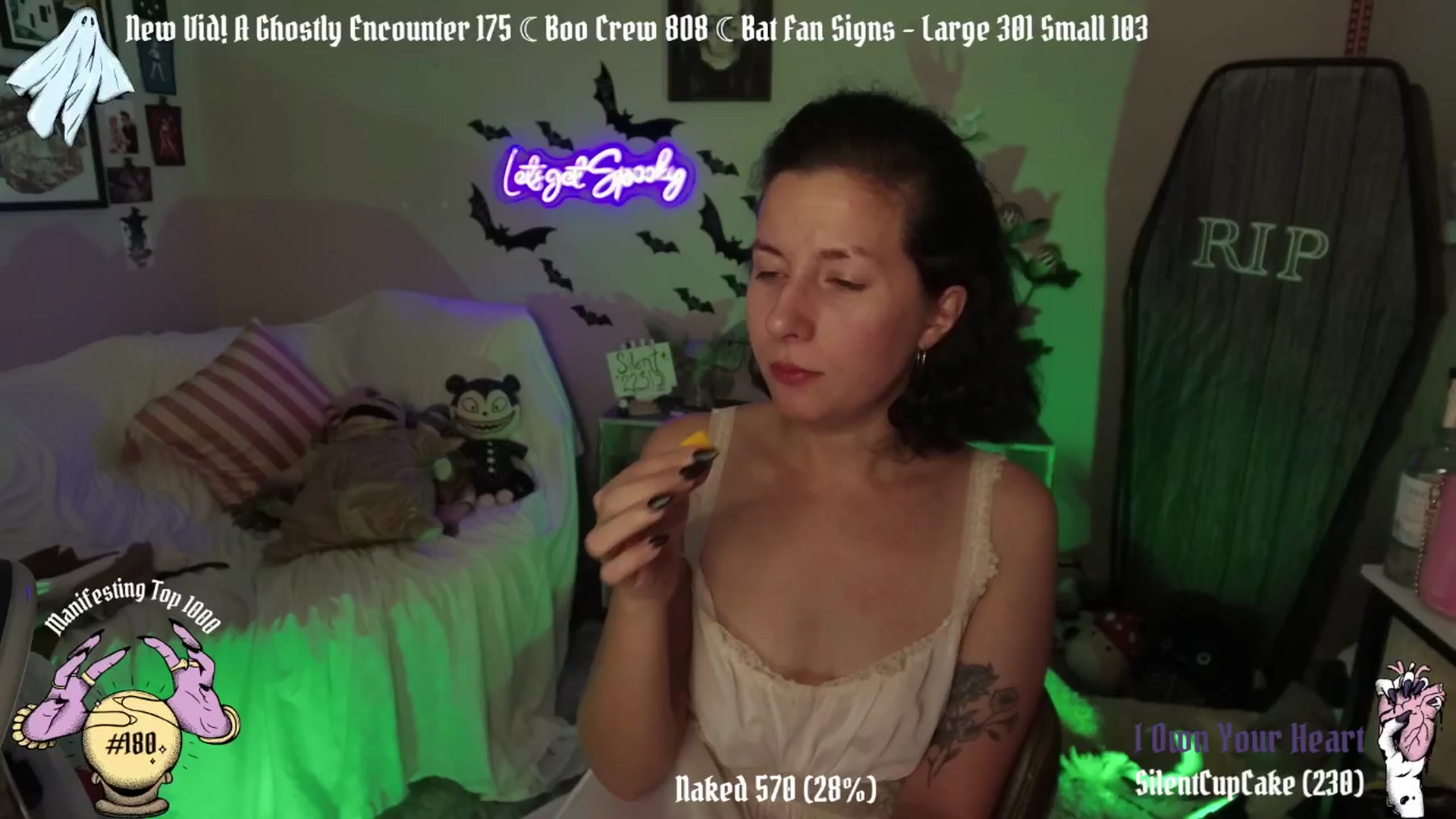 Gallery image thumbnail from AngelCake's myfreecams stream on, 10/17/2024, 05:33 image 12 of 20