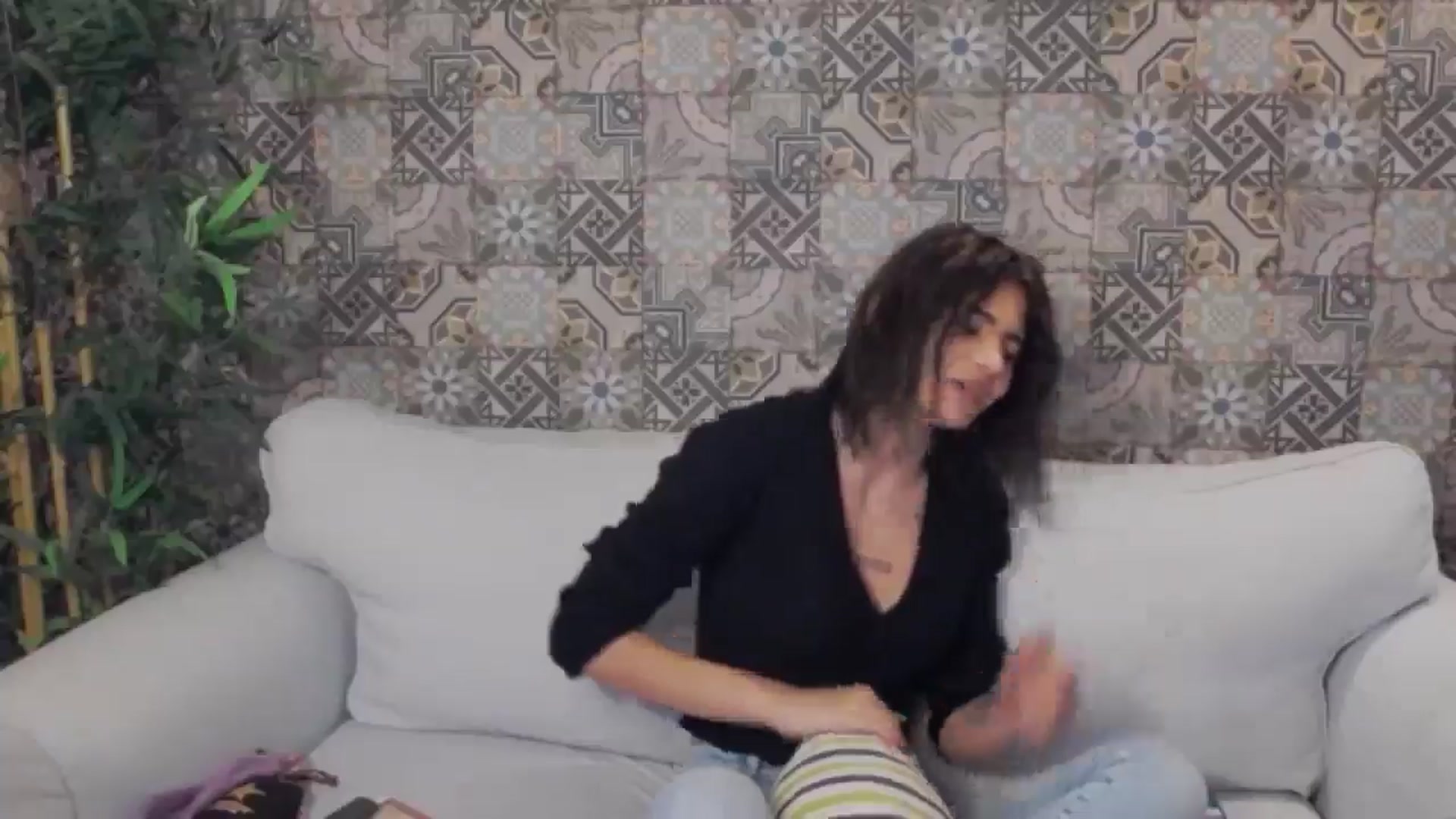 Gallery image thumbnail from AngelCharmy's myfreecams stream on, 10/30/2024, 15:05 image 4 of 20