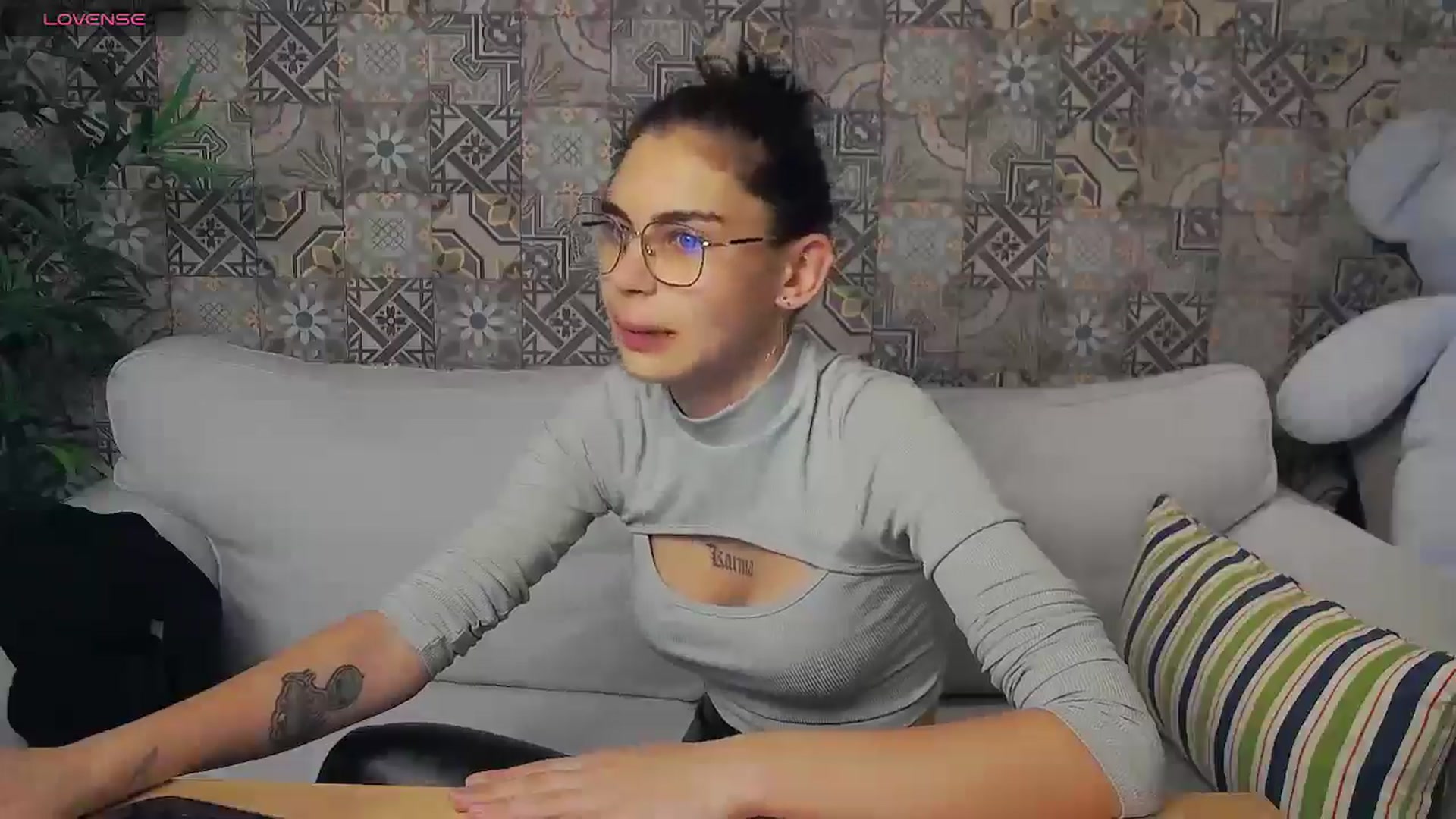 Gallery image thumbnail from AngelCharmy's myfreecams stream on, 12/03/2024, 19:53 image 4 of 20