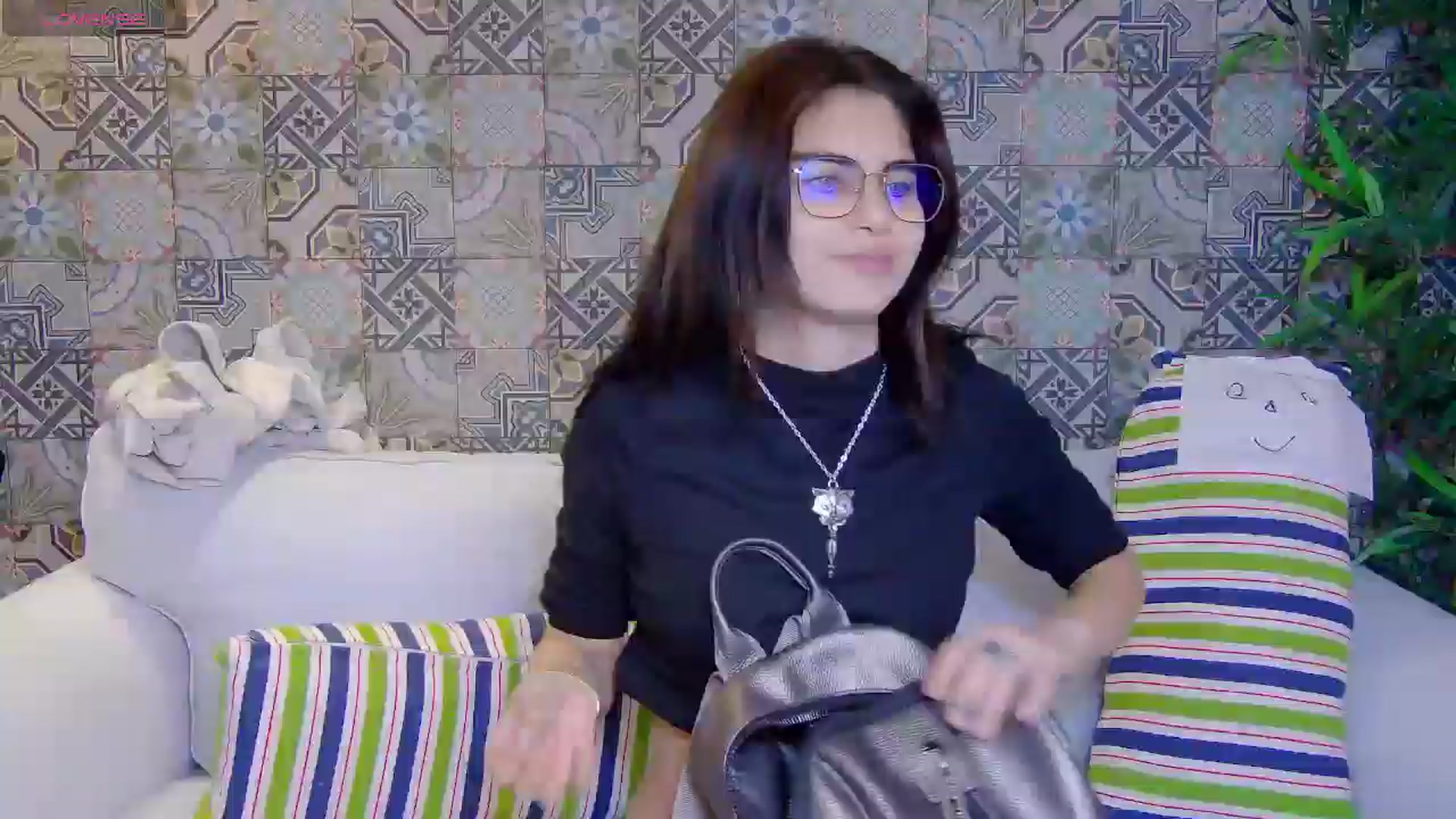 Gallery image thumbnail from AngelCharmy's myfreecams stream on, 01/04/2025, 15:45 image 5 of 20