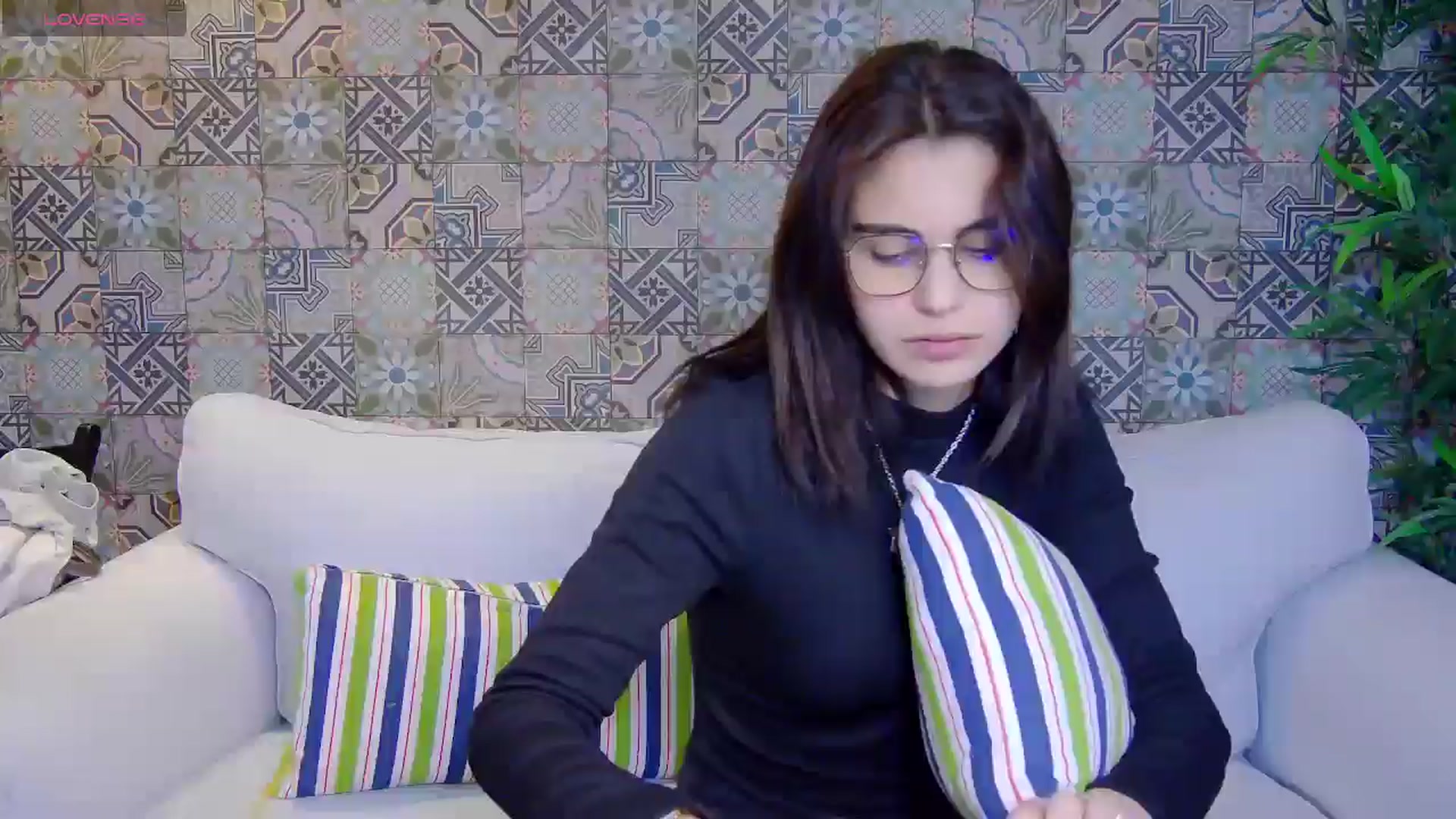 Gallery image thumbnail from AngelCharmy's myfreecams stream on, 01/04/2025, 15:45 image 1 of 20