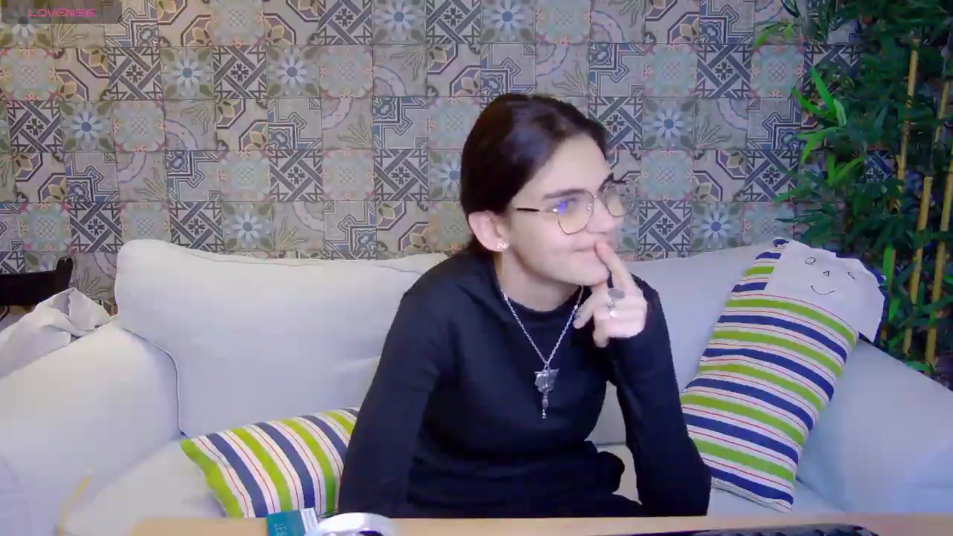 Gallery image thumbnail from AngelCharmy's myfreecams stream on, 01/04/2025, 15:45 image 19 of 20