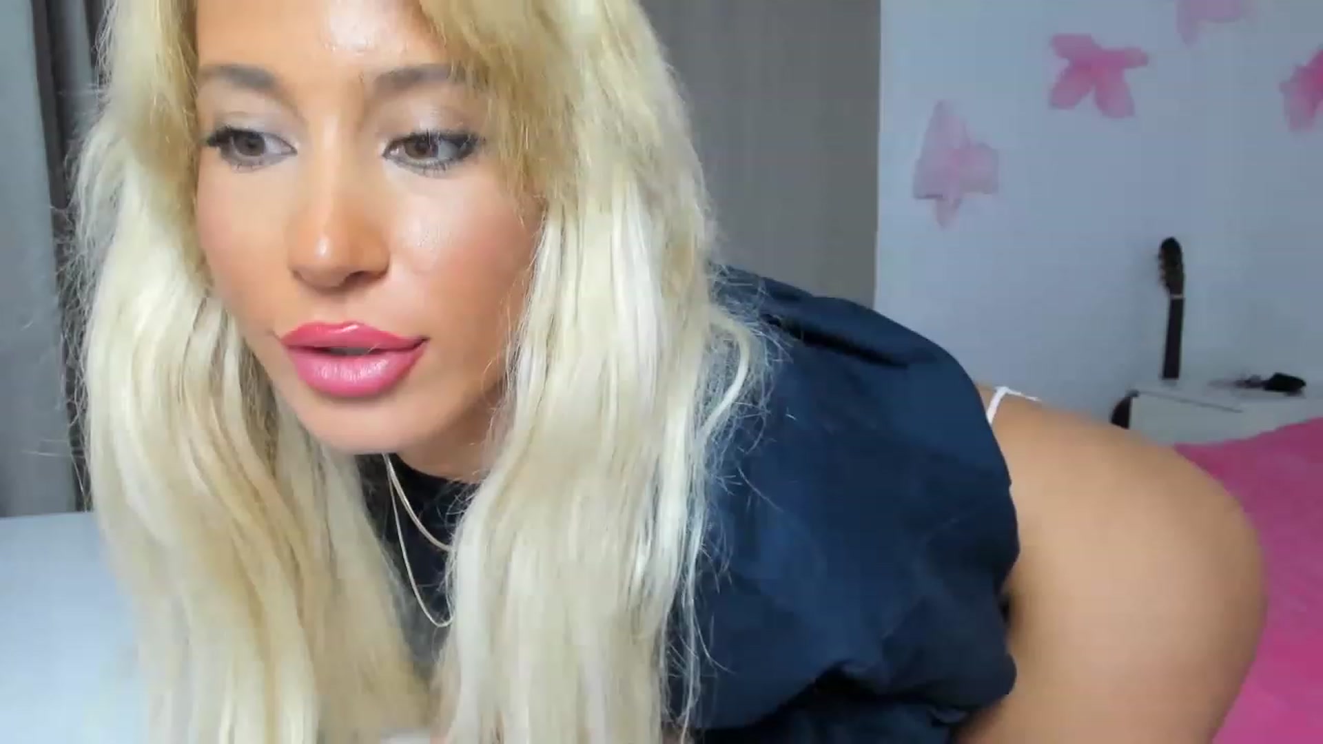 Gallery image thumbnail from AngelEnergyC's myfreecams stream on, 11/16/2022, 10:42 image 16 of 20