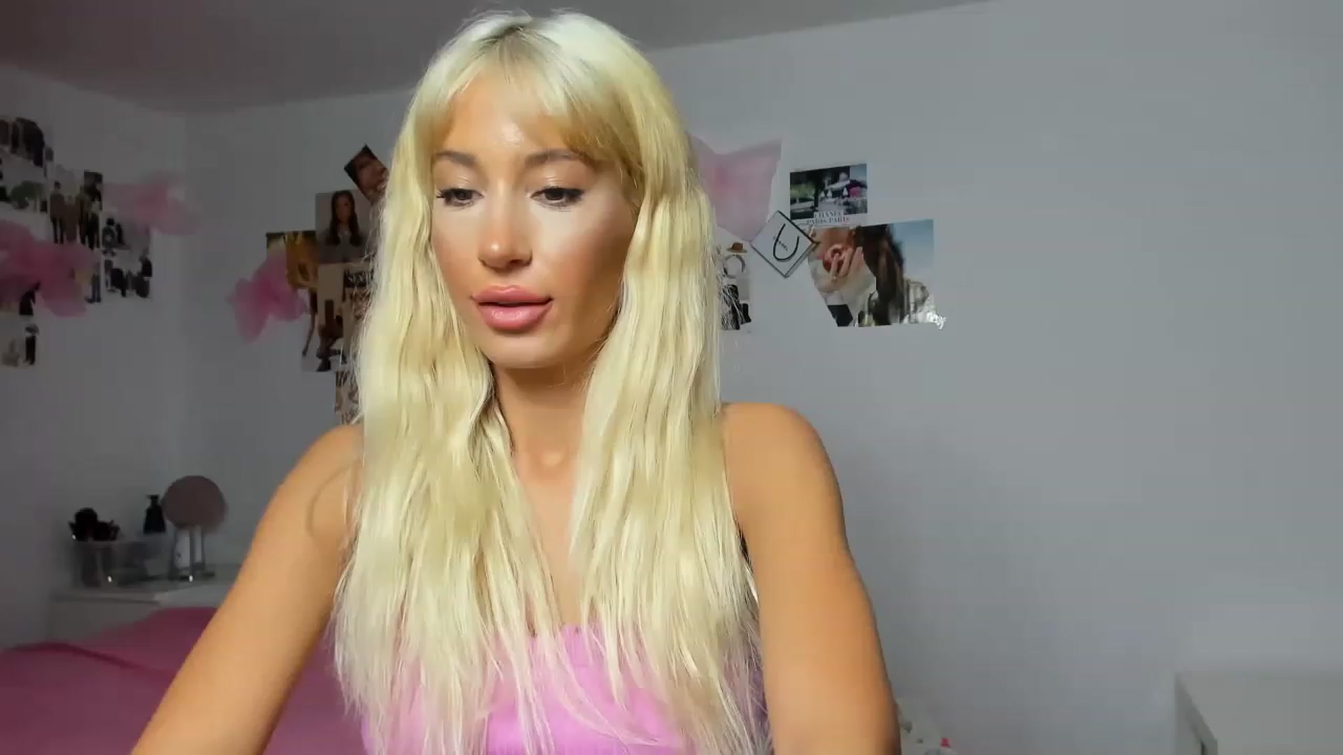 Gallery image thumbnail from AngelEnergyC's myfreecams stream on, 11/21/2022, 06:38 image 10 of 20