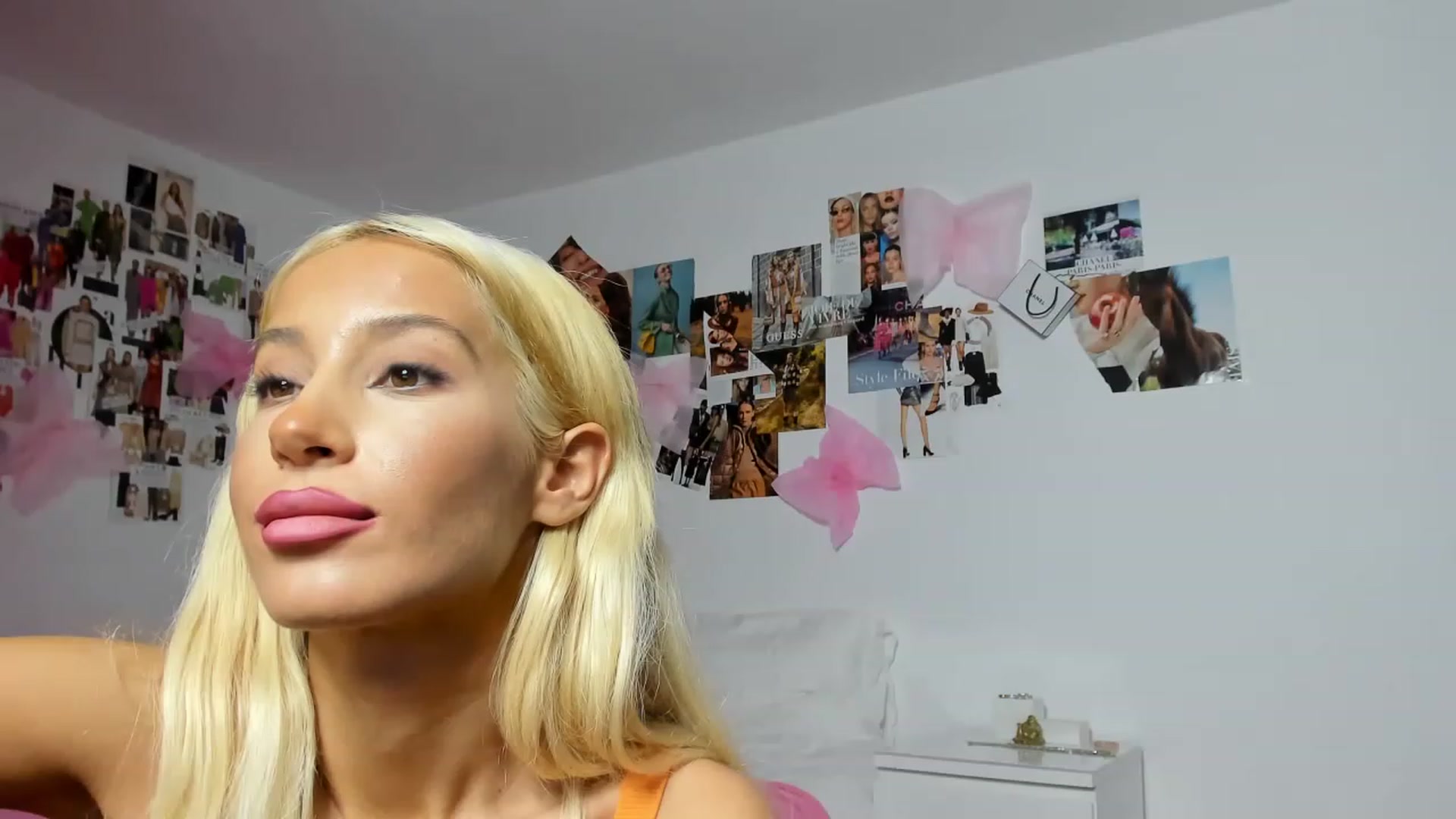 Gallery image thumbnail from AngelEnergyC's myfreecams stream on, 11/21/2022, 19:49 image 18 of 20