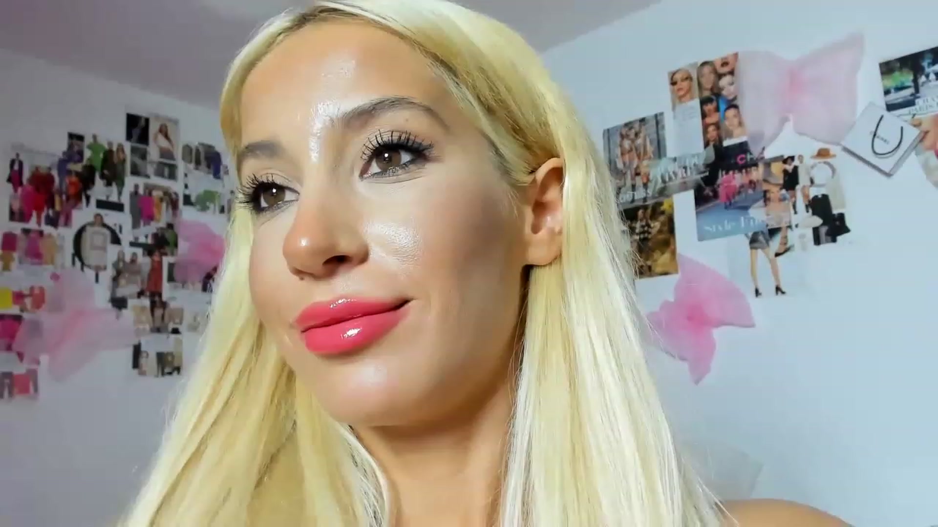 Gallery image thumbnail from AngelEnergyC's myfreecams stream on, 11/23/2022, 19:13 image 5 of 20