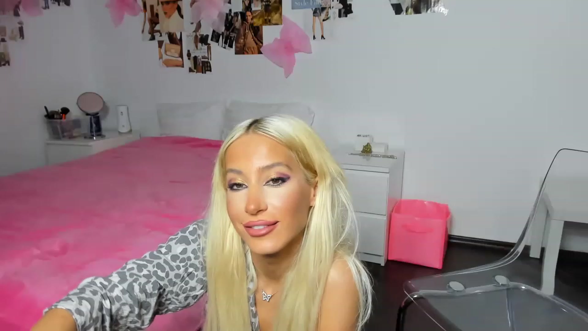Gallery image thumbnail from AngelEnergyC's myfreecams stream on, 11/24/2022, 13:24 image 13 of 20