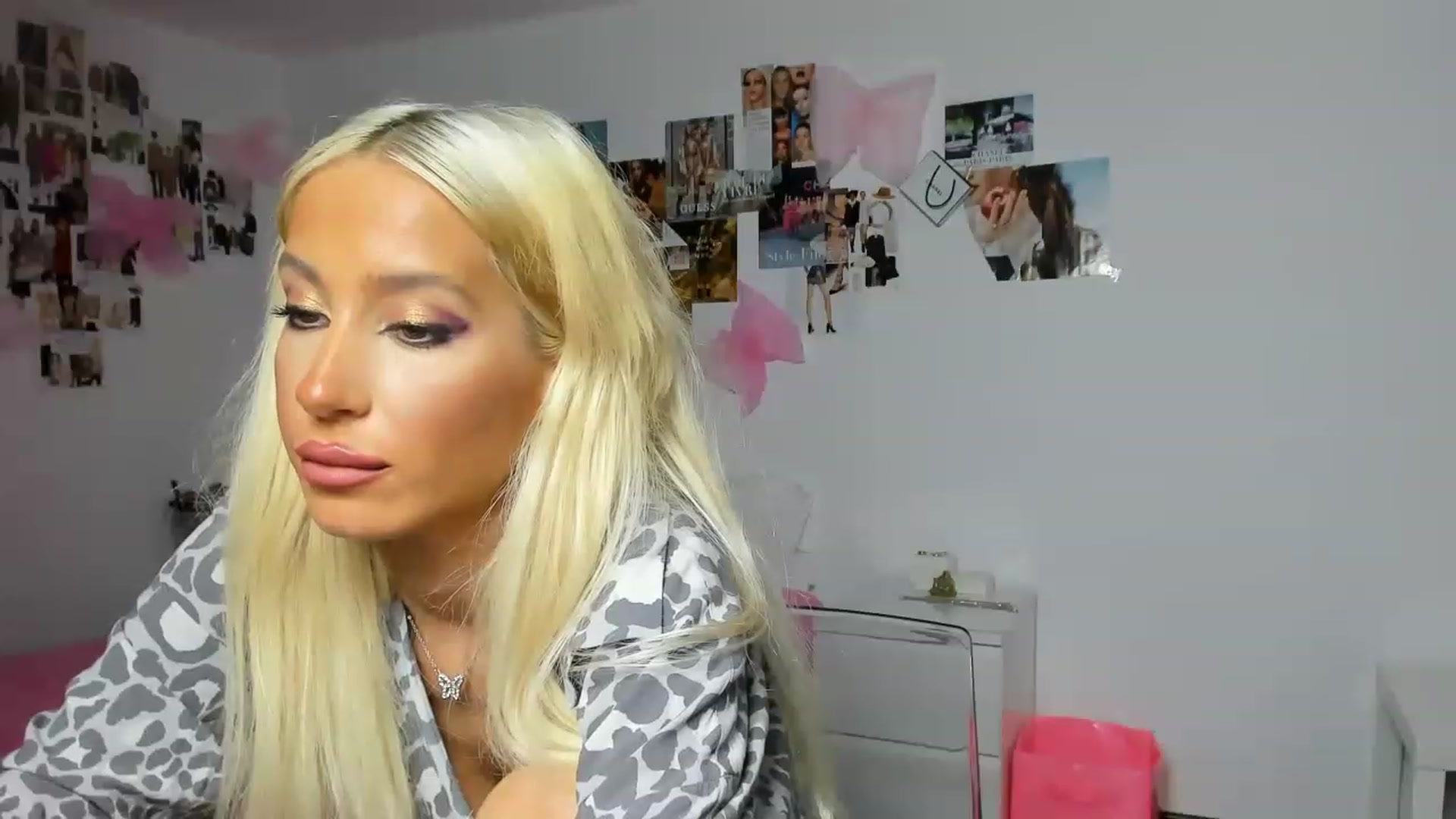 Gallery image thumbnail from AngelEnergyC's myfreecams stream on, 11/24/2022, 15:54 image 17 of 20