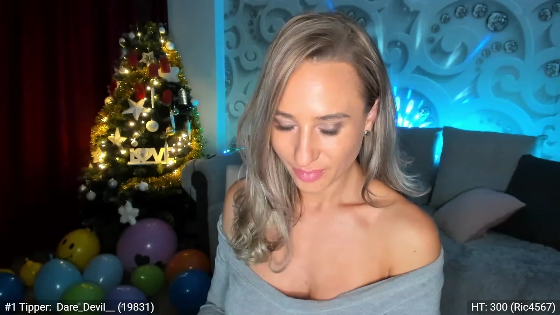 Gallery image thumbnail from AngelForDemon's myfreecams stream on, 12/19/2022, 21:32 image 8 of 20