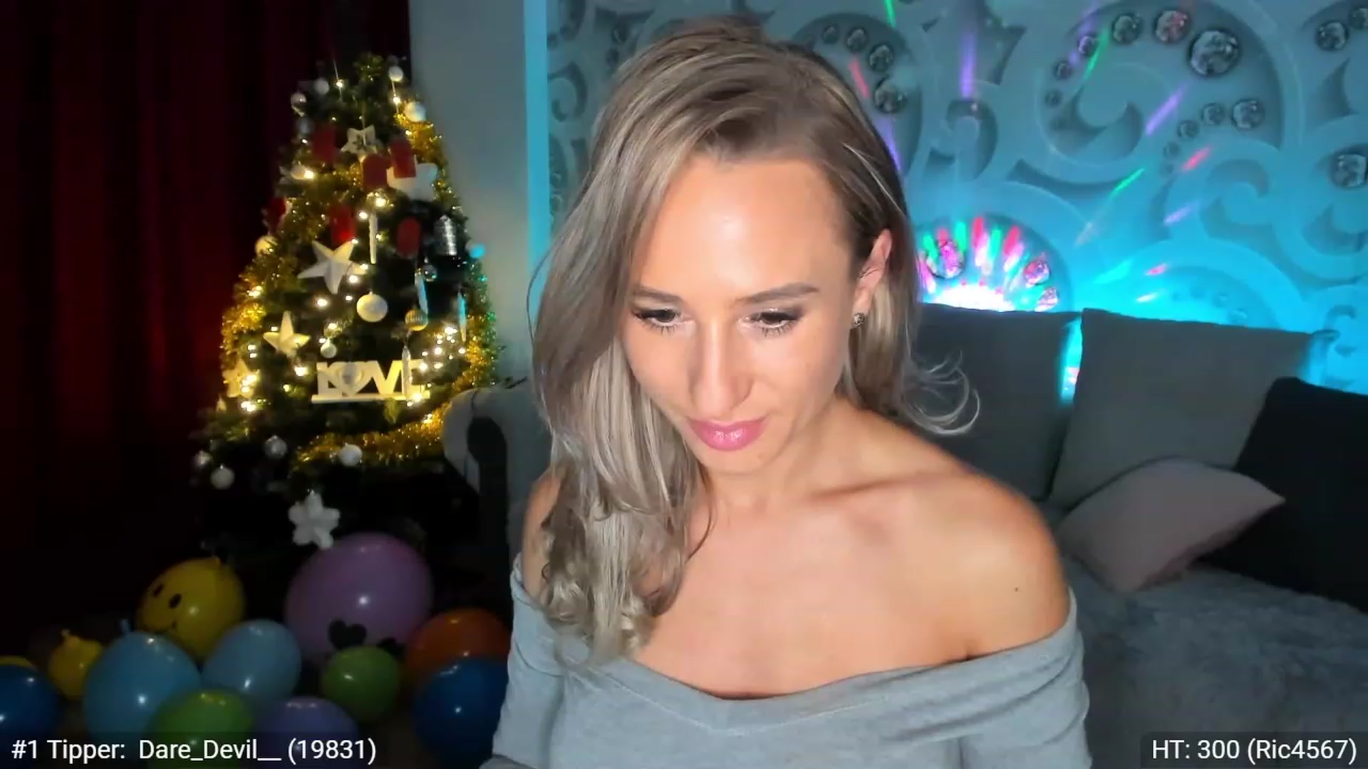 Gallery image thumbnail from AngelForDemon's myfreecams stream on, 12/19/2022, 21:32 image 7 of 20