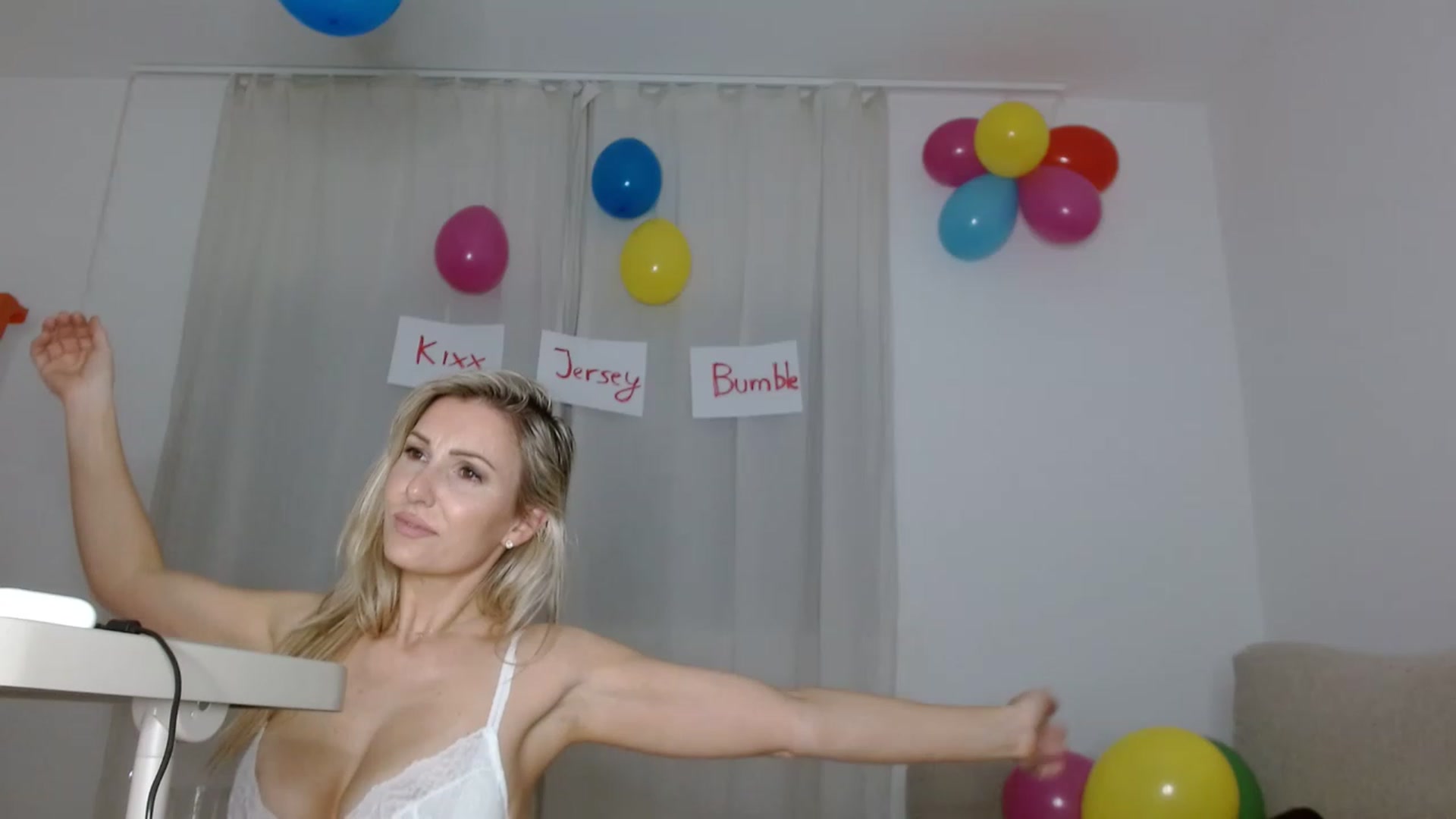 Gallery image thumbnail from AngelHooter's myfreecams stream on, 05/03/2023, 02:19 image 4 of 20