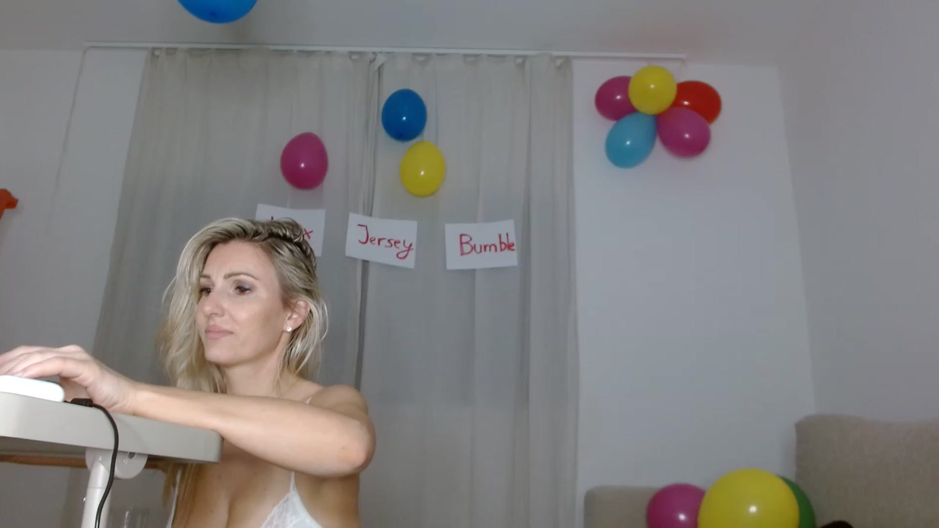 Gallery image thumbnail from AngelHooter's myfreecams stream on, 05/03/2023, 02:19 image 6 of 20