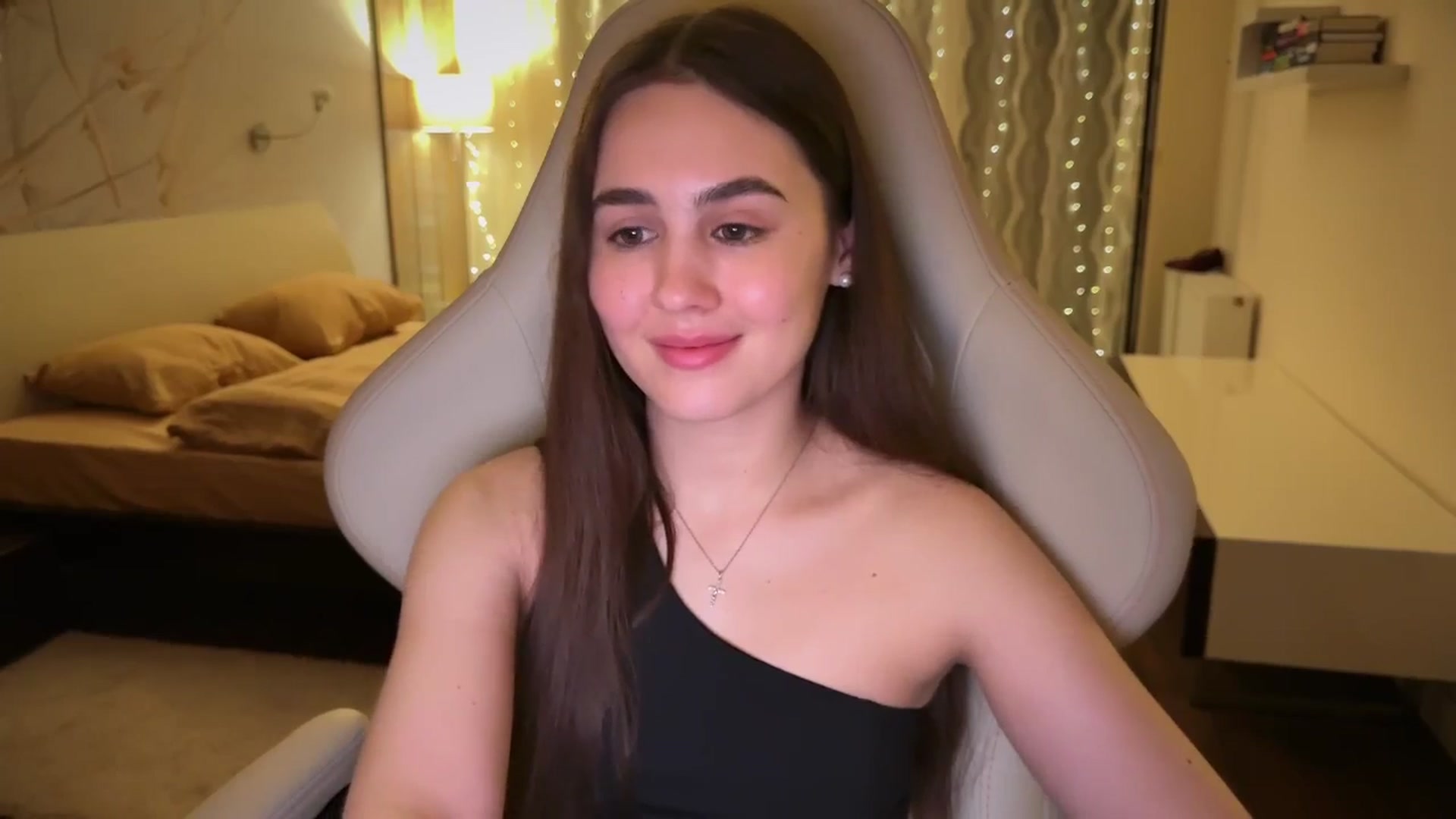 Gallery image thumbnail from AngelIsland's myfreecams stream on, 01/31/2026, 19:10 image 4 of 20