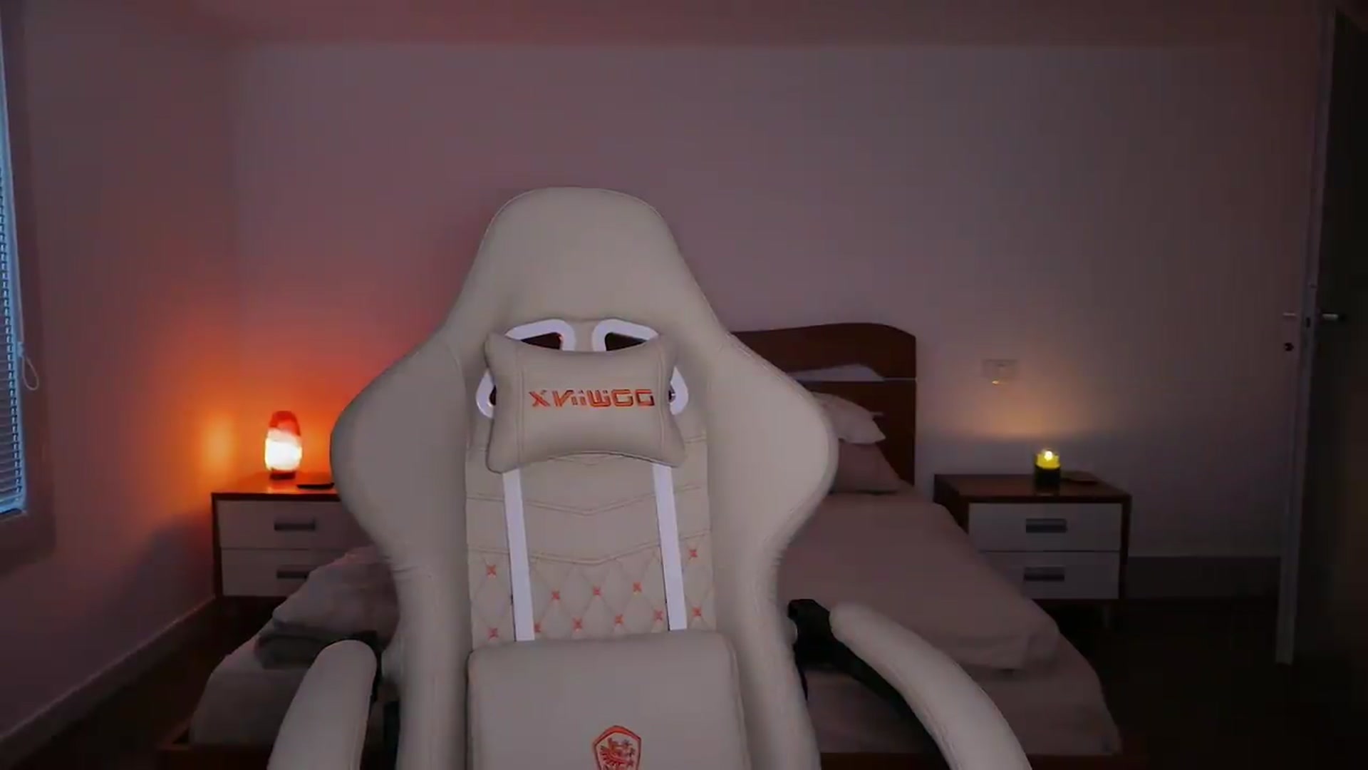 Gallery image thumbnail from AngelIsland's myfreecams stream on, 05/28/2026, 19:18 image 14 of 20