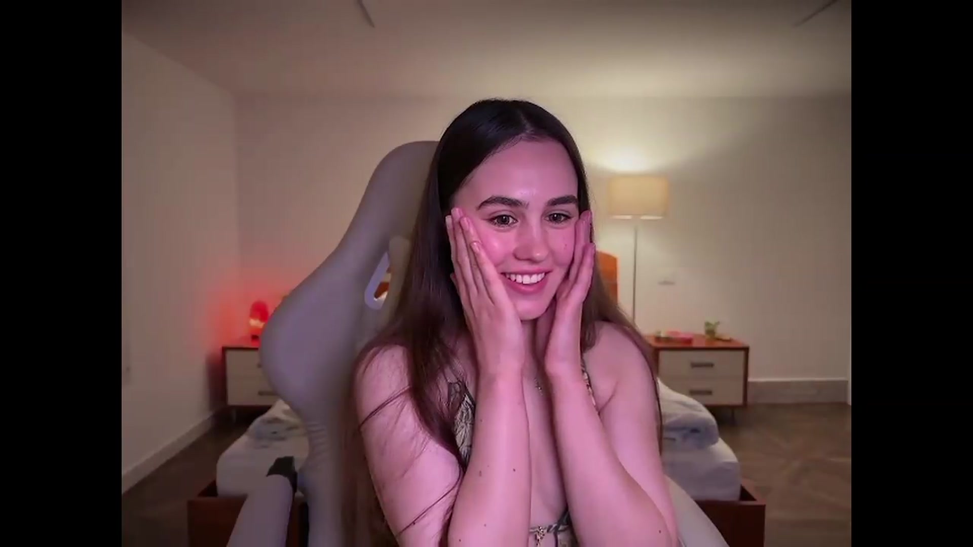 Gallery image thumbnail from AngelIsland's myfreecams stream on, 06/05/2026, 22:13 image 3 of 20