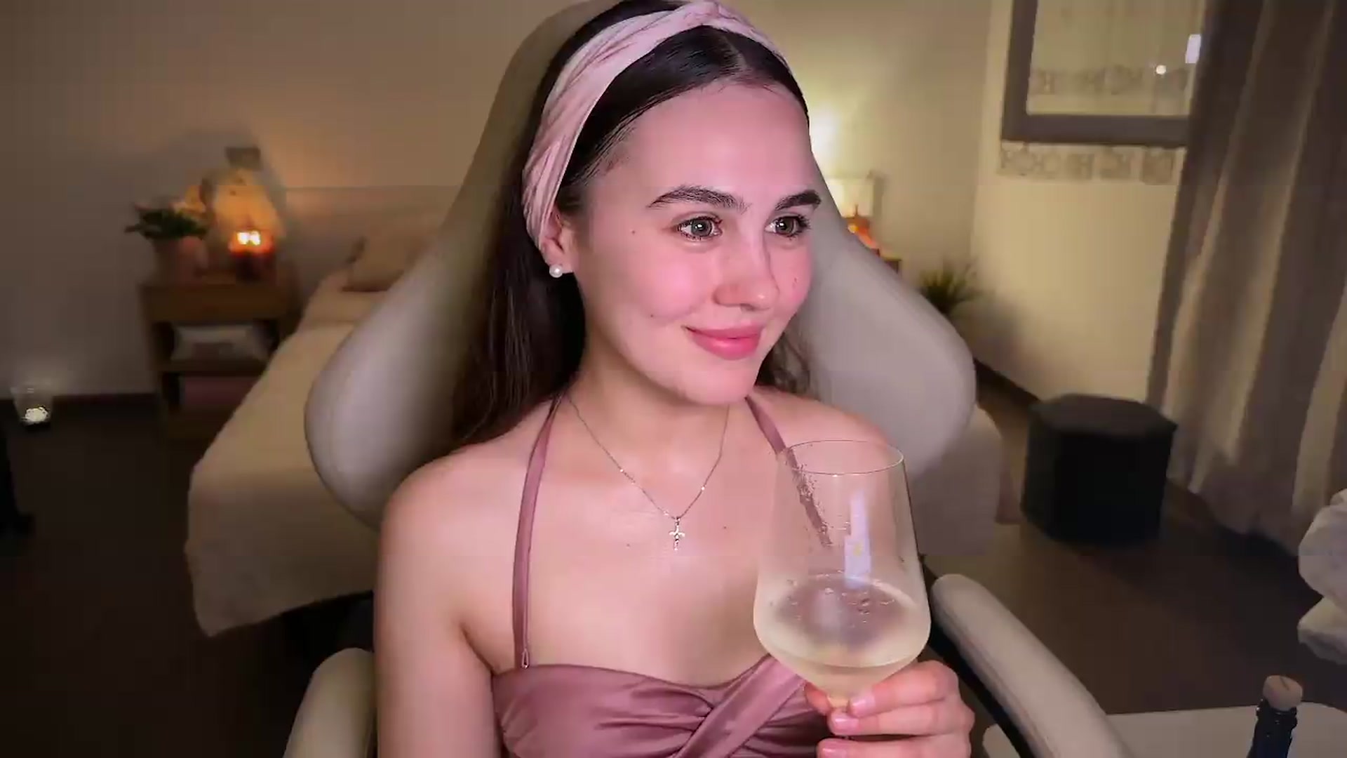 Gallery image thumbnail from AngelIsland's myfreecams stream on, 06/20/2026, 22:23 image 11 of 20
