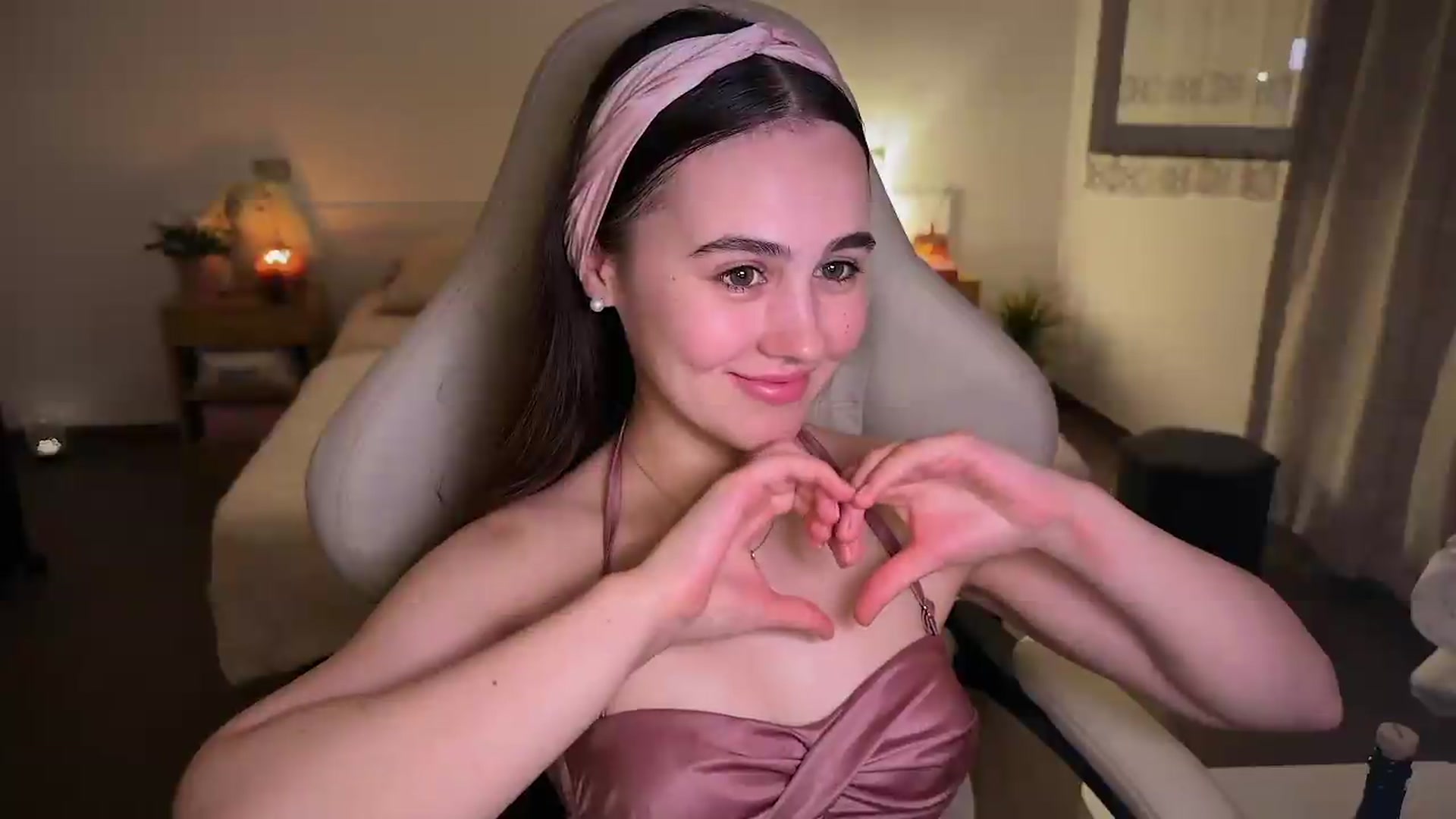 Gallery image thumbnail from AngelIsland's myfreecams stream on, 06/20/2026, 23:05 image 2 of 20