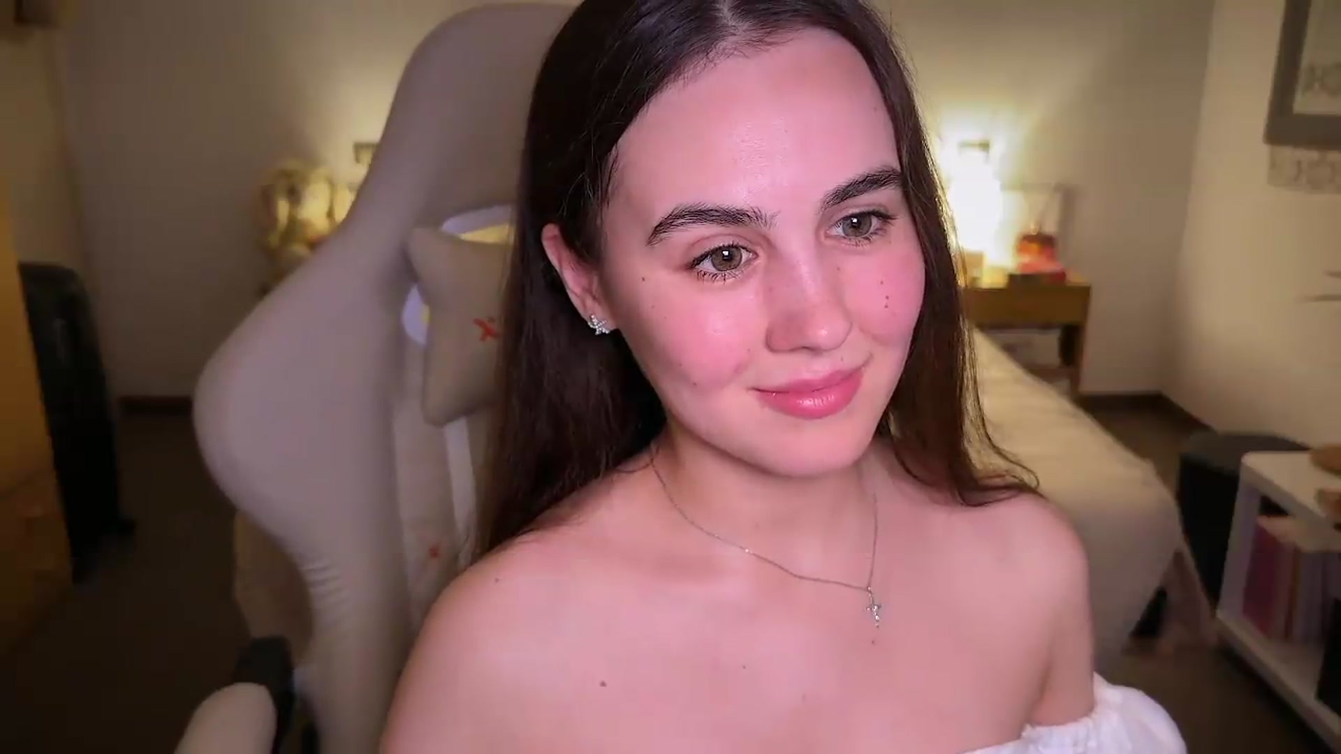 Gallery image thumbnail from AngelIsland's myfreecams stream on, 07/02/2026, 23:33 image 10 of 20
