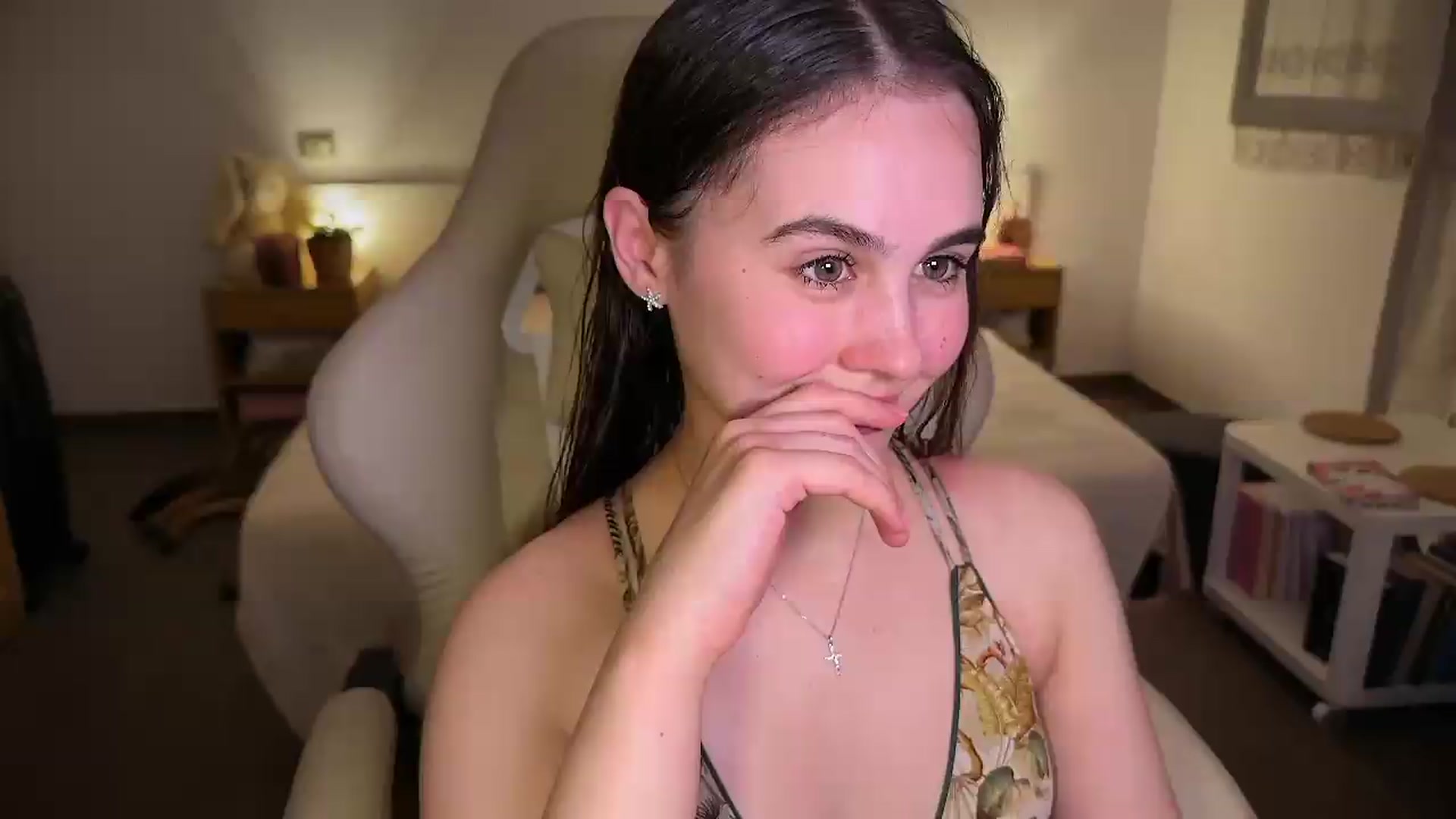 Gallery image thumbnail from AngelIsland's myfreecams stream on, 07/05/2026, 22:21 image 2 of 20