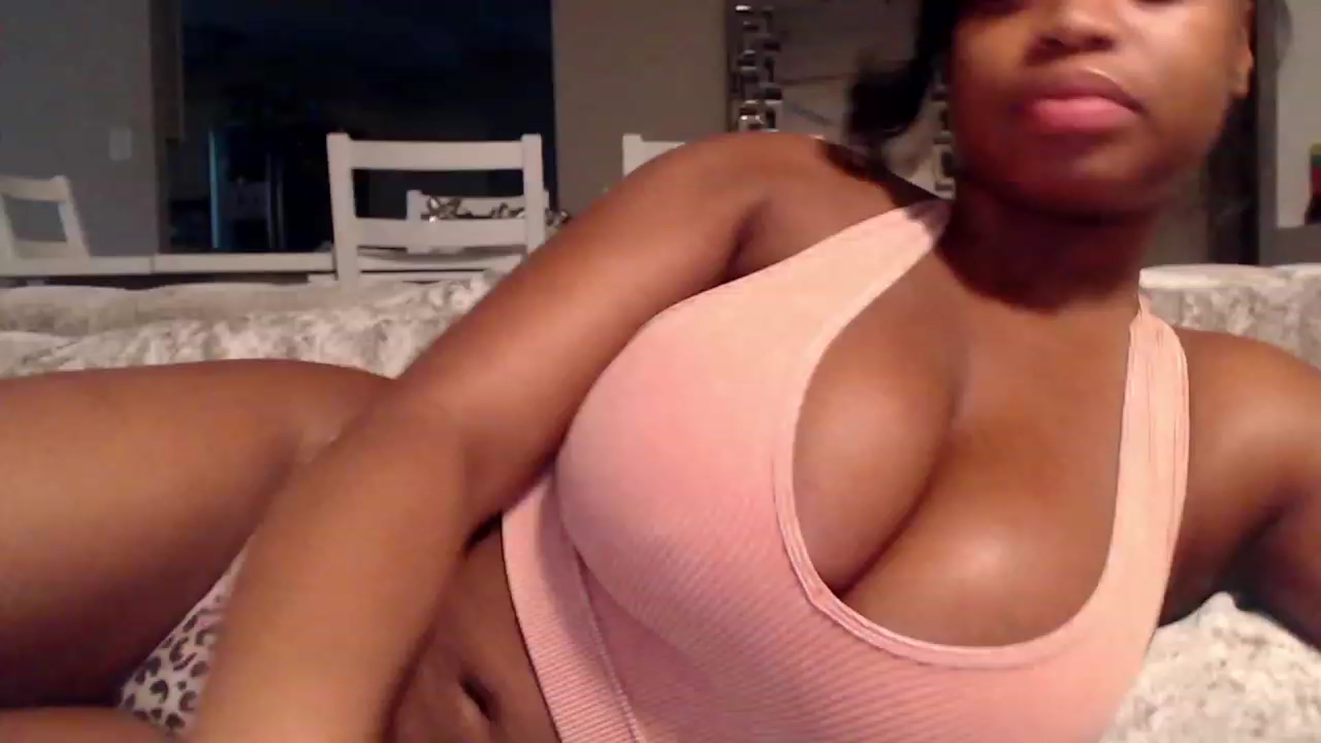 Gallery image thumbnail from AngelJazmin's myfreecams stream on, 01/28/2024, 23:38 image 4 of 20
