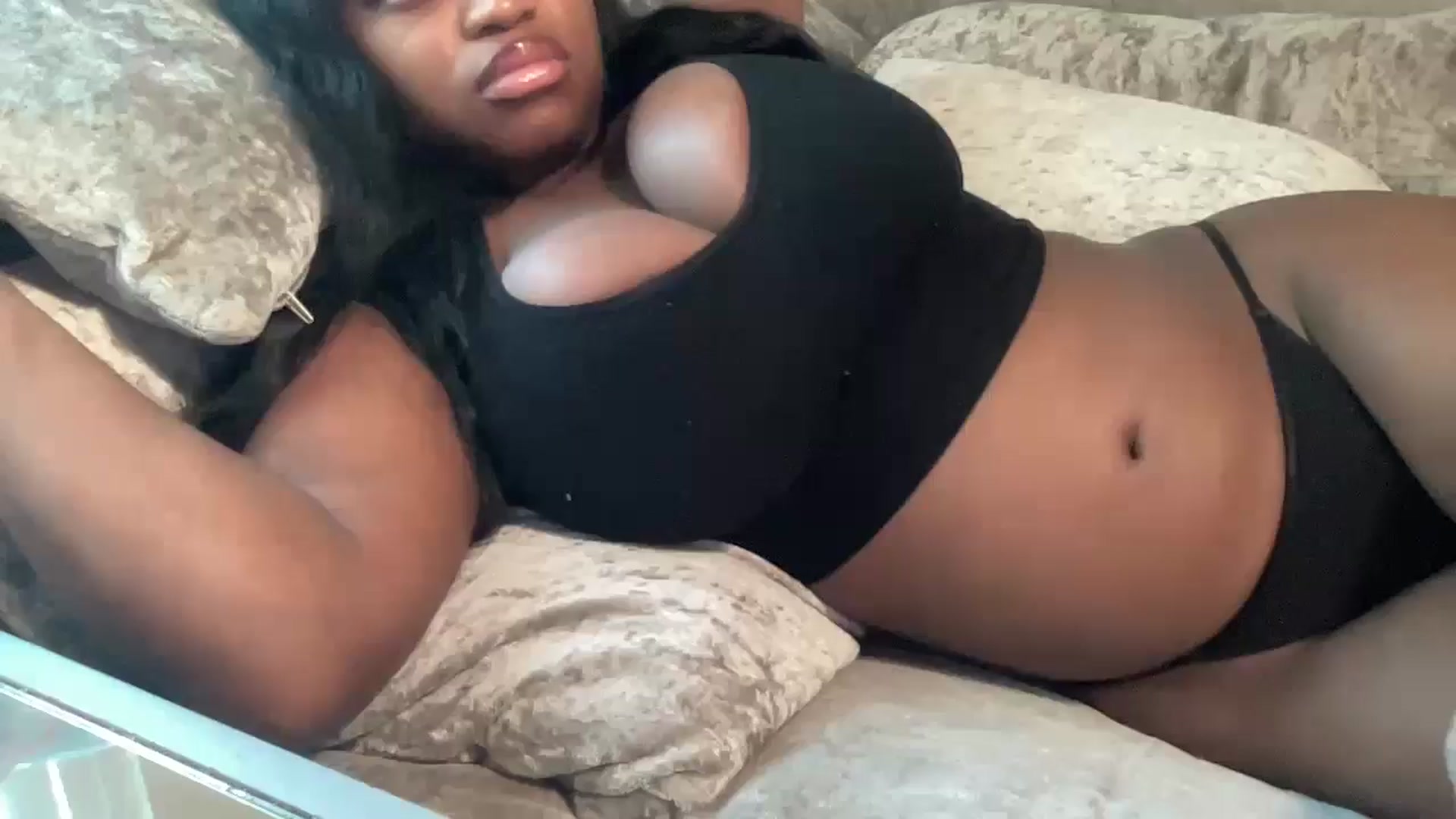 Gallery image thumbnail from AngelJazmin's myfreecams stream on, 05/31/2025, 18:18 image 4 of 20