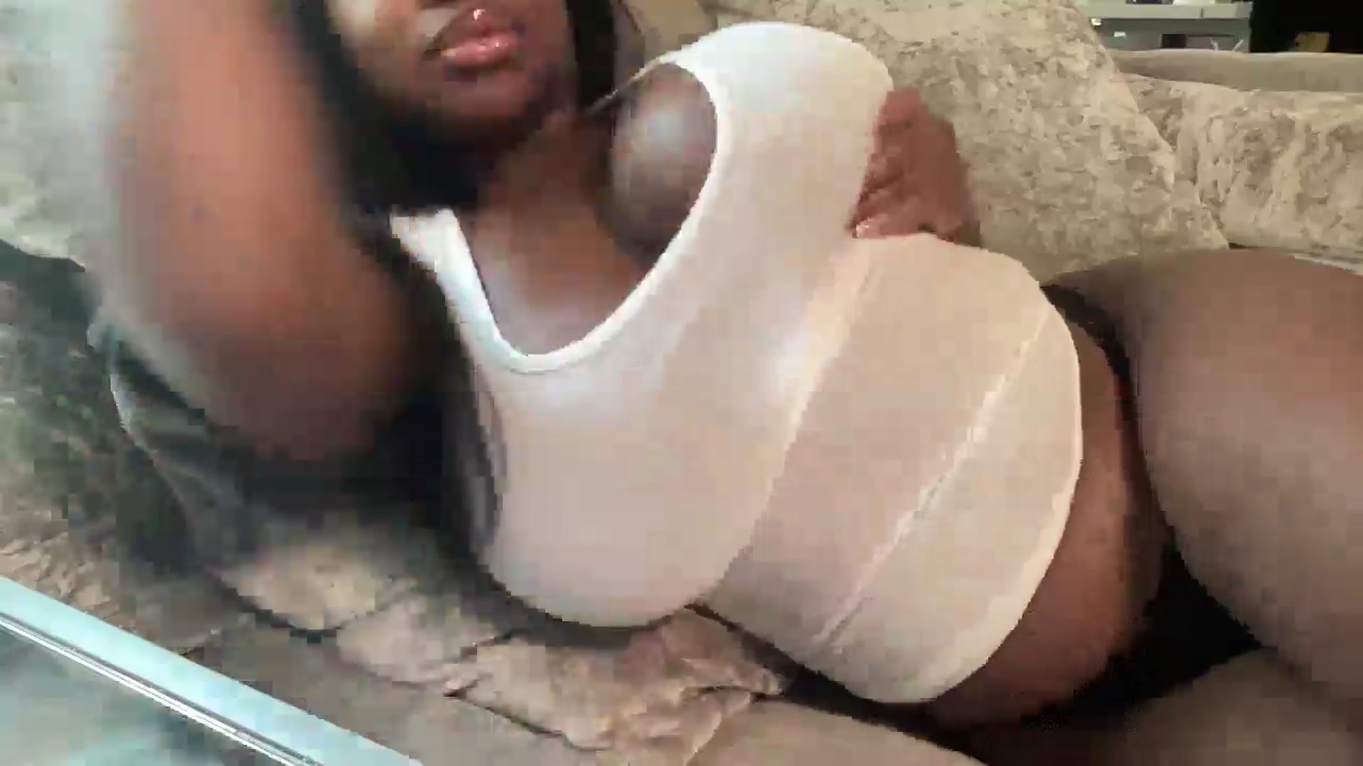 Gallery image thumbnail from AngelJazmin's myfreecams stream on, 06/01/2025, 16:35 image 6 of 20