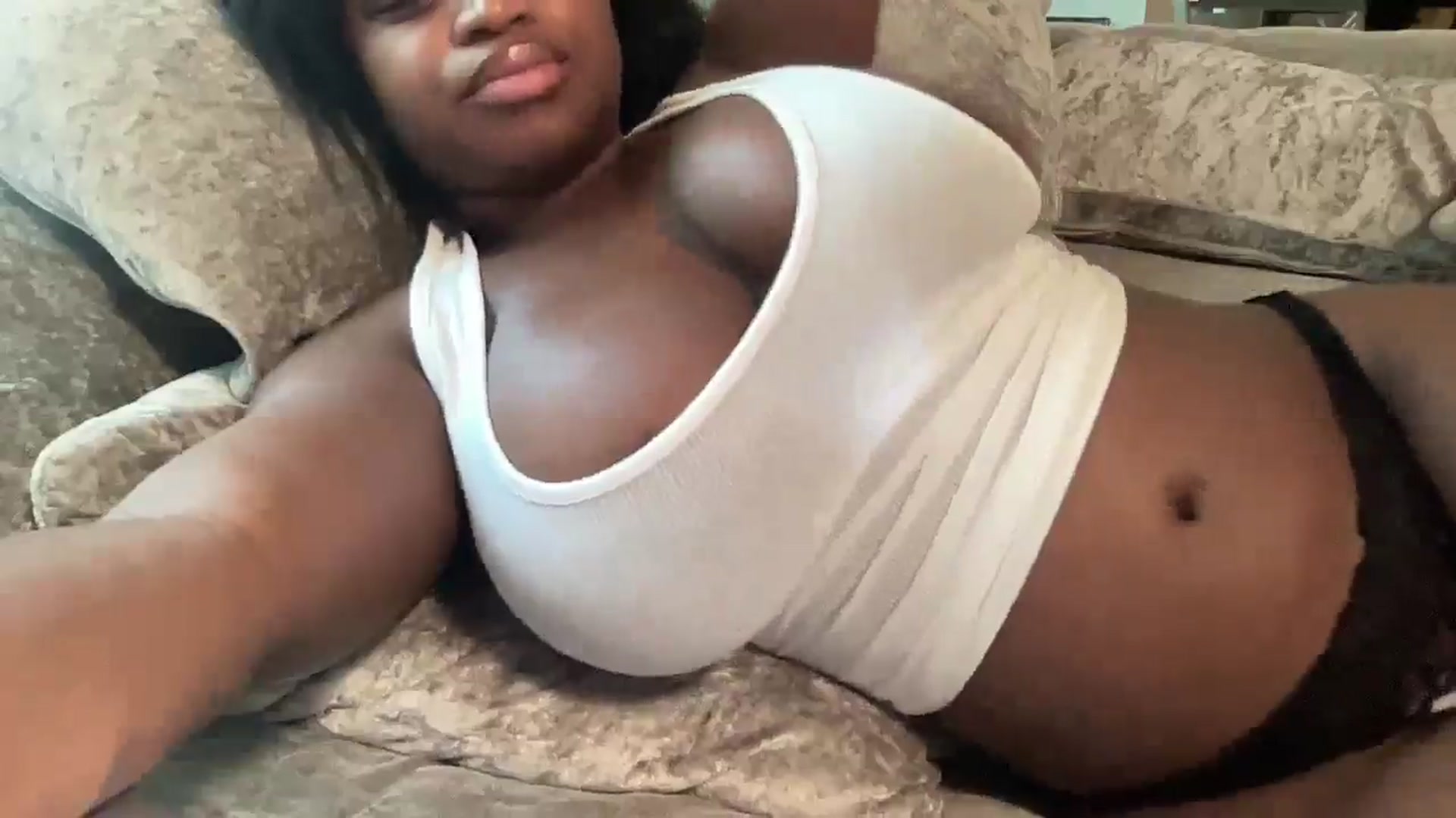 Gallery image thumbnail from AngelJazmin's myfreecams stream on, 06/01/2025, 18:58 image 15 of 20